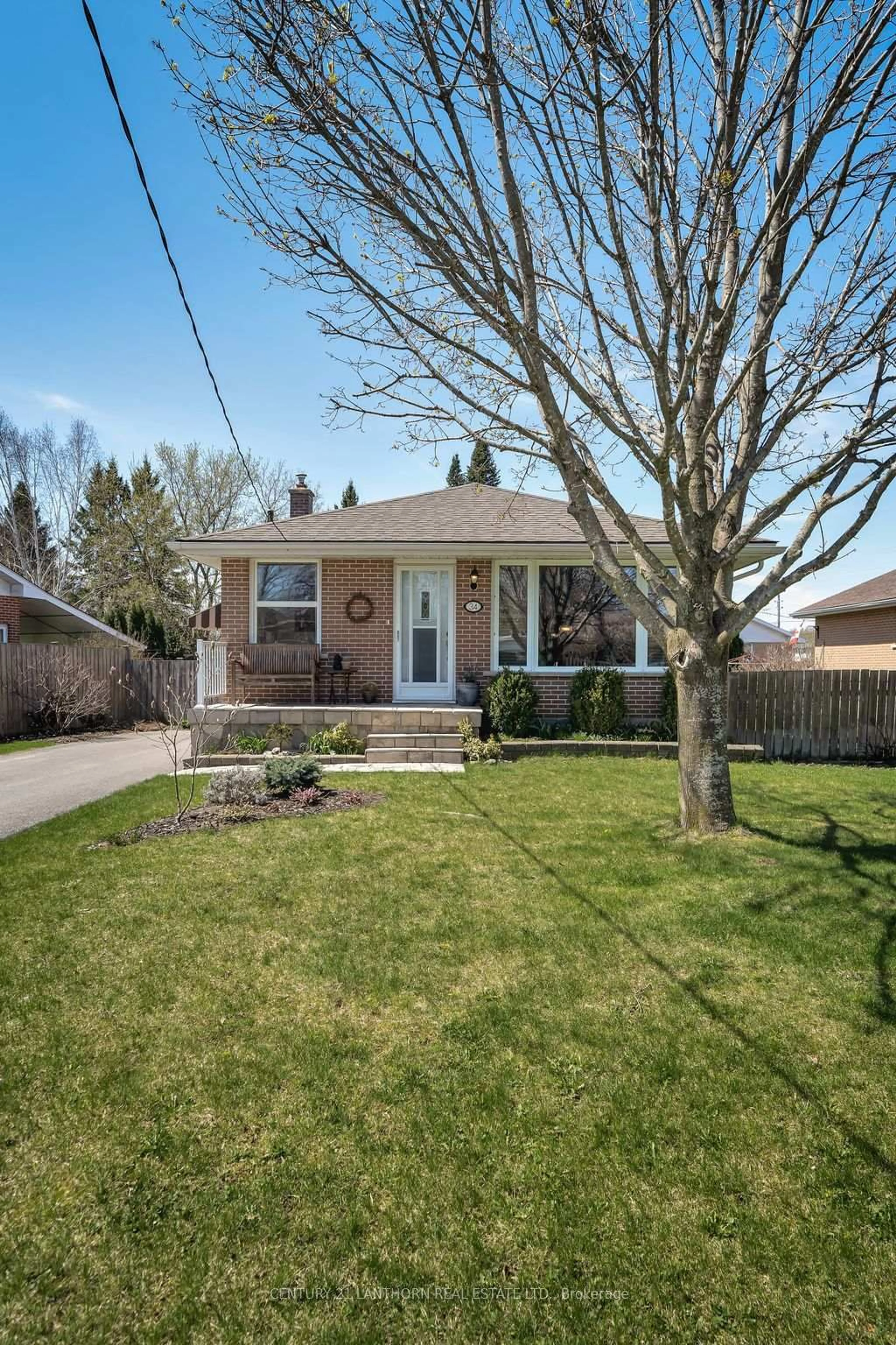 Home with vinyl exterior material, street for 34 Harvest Cres, Belleville Ontario K8P 4M3