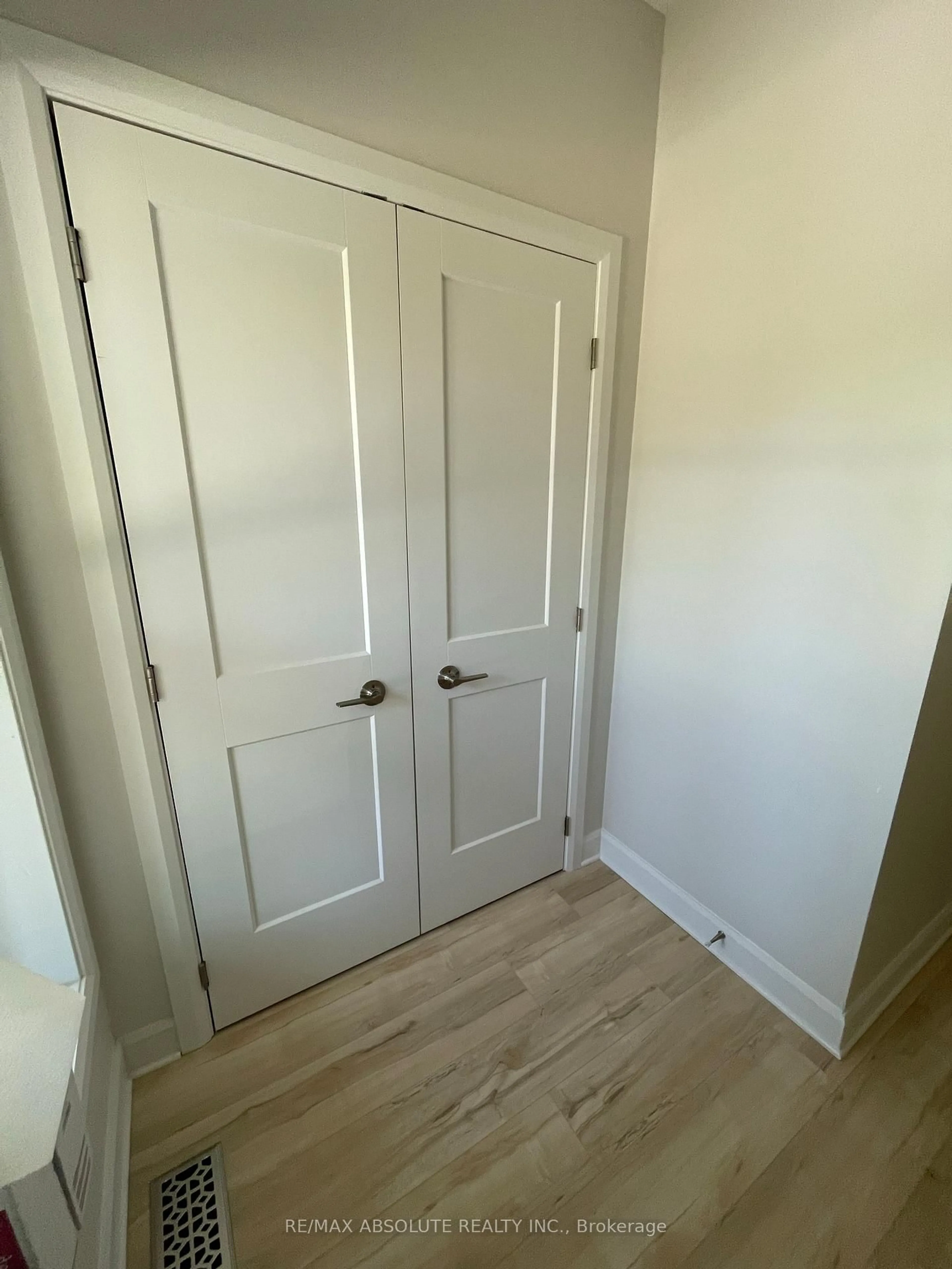 A pic of a room for 183 Britannia Rd, Ottawa Ontario K2B 5X1