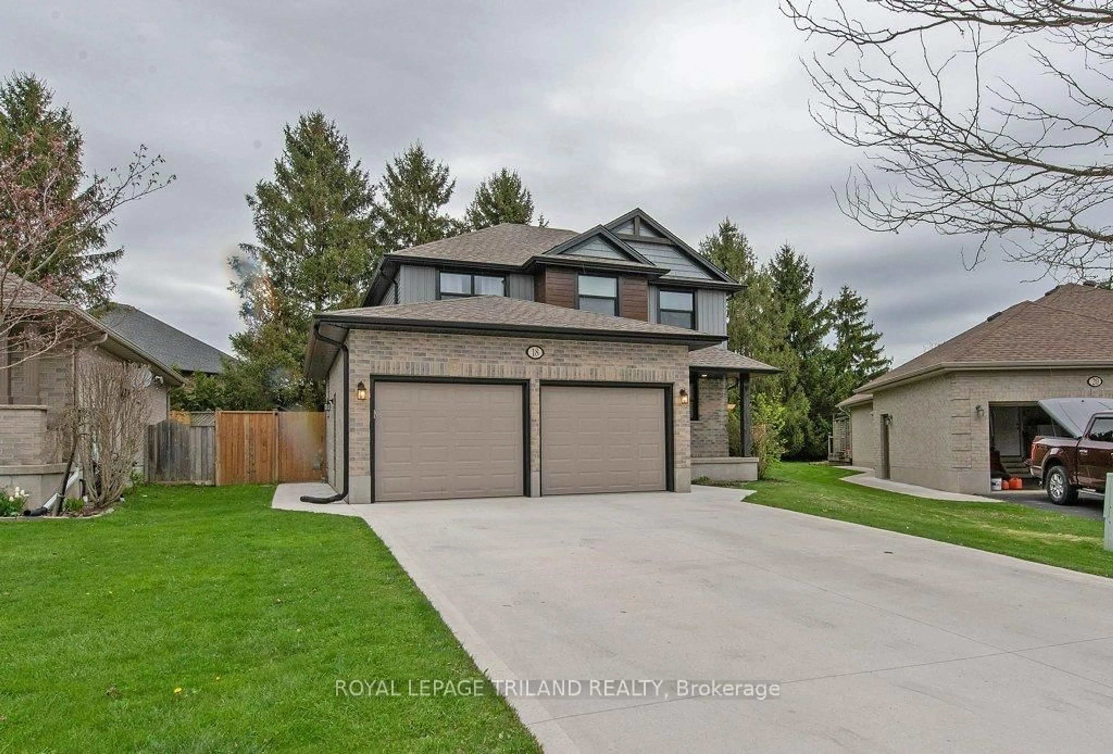 Unknown for 18 PENHALE Ave, St. Thomas Ontario N5R 5M9