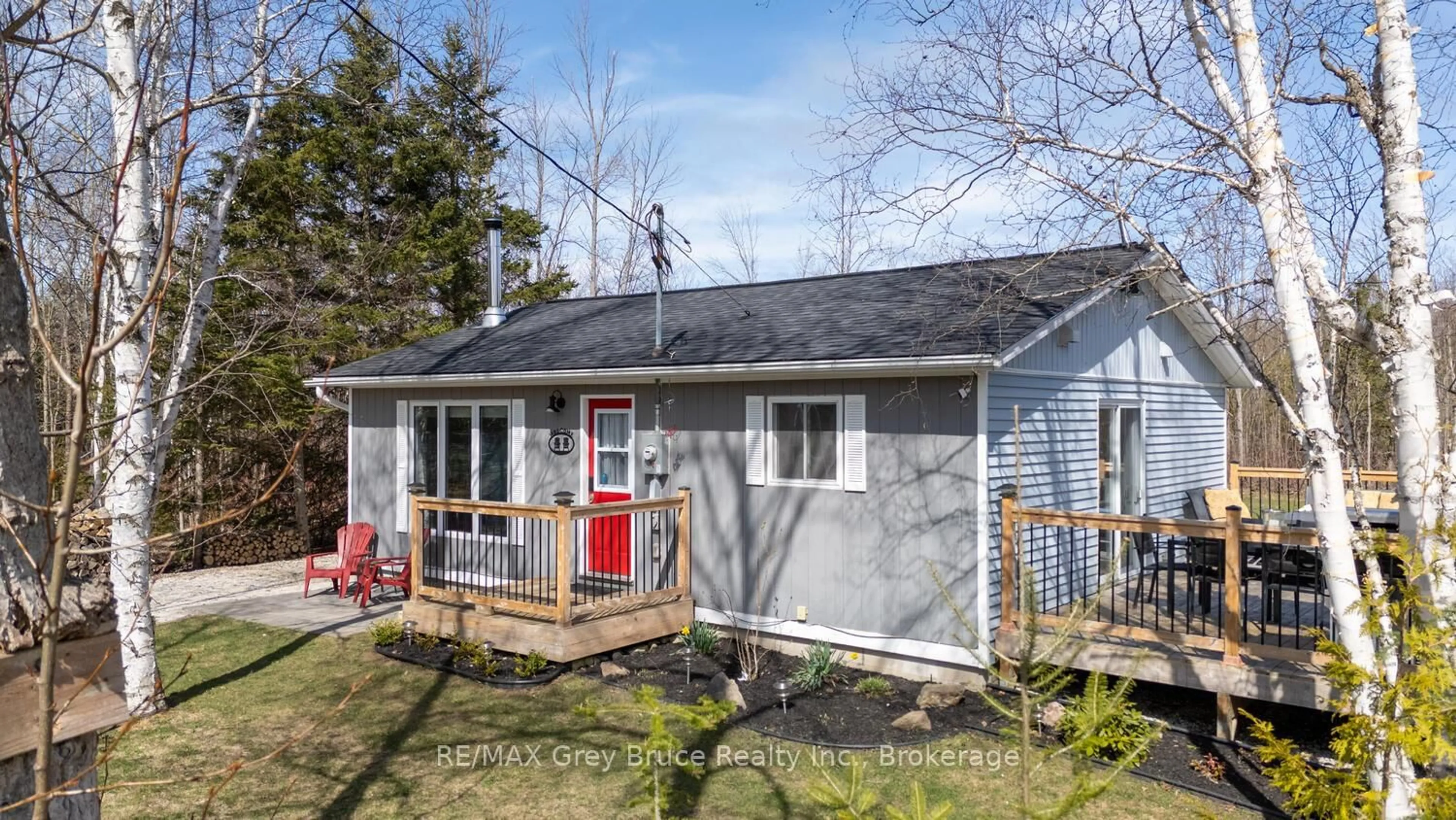 Shed for 137 Maple Dr, Northern Bruce Peninsula Ontario N0H 1Z0