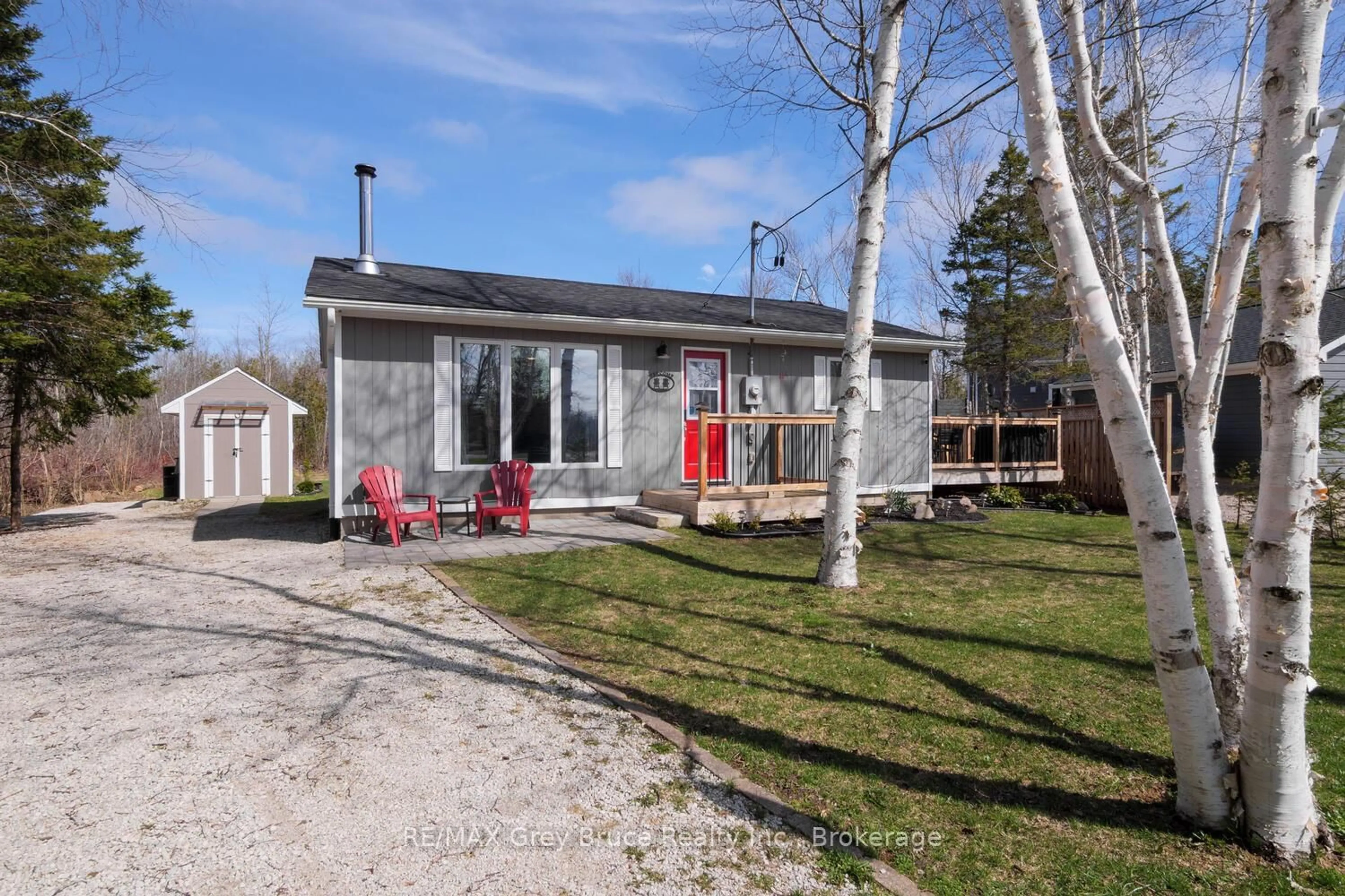 Shed for 137 Maple Dr, Northern Bruce Peninsula Ontario N0H 1Z0