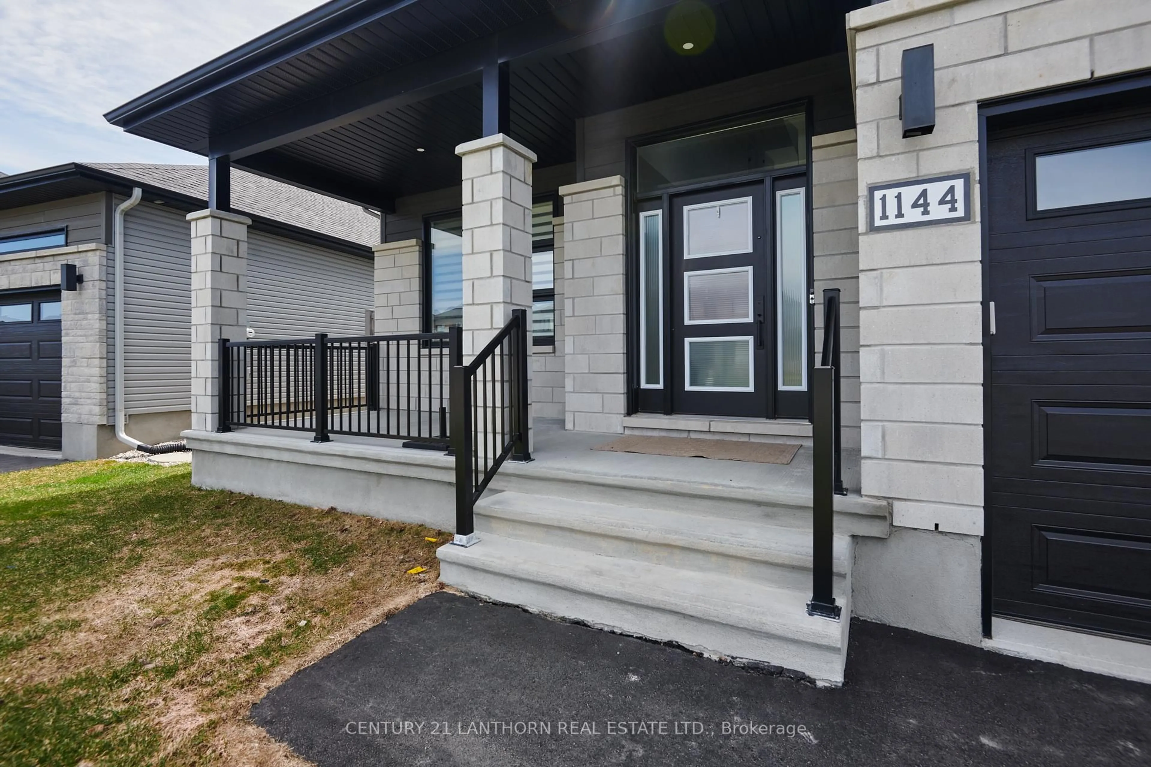 Unknown for 1144 Avignon St, Russell Ontario K0A 1W0