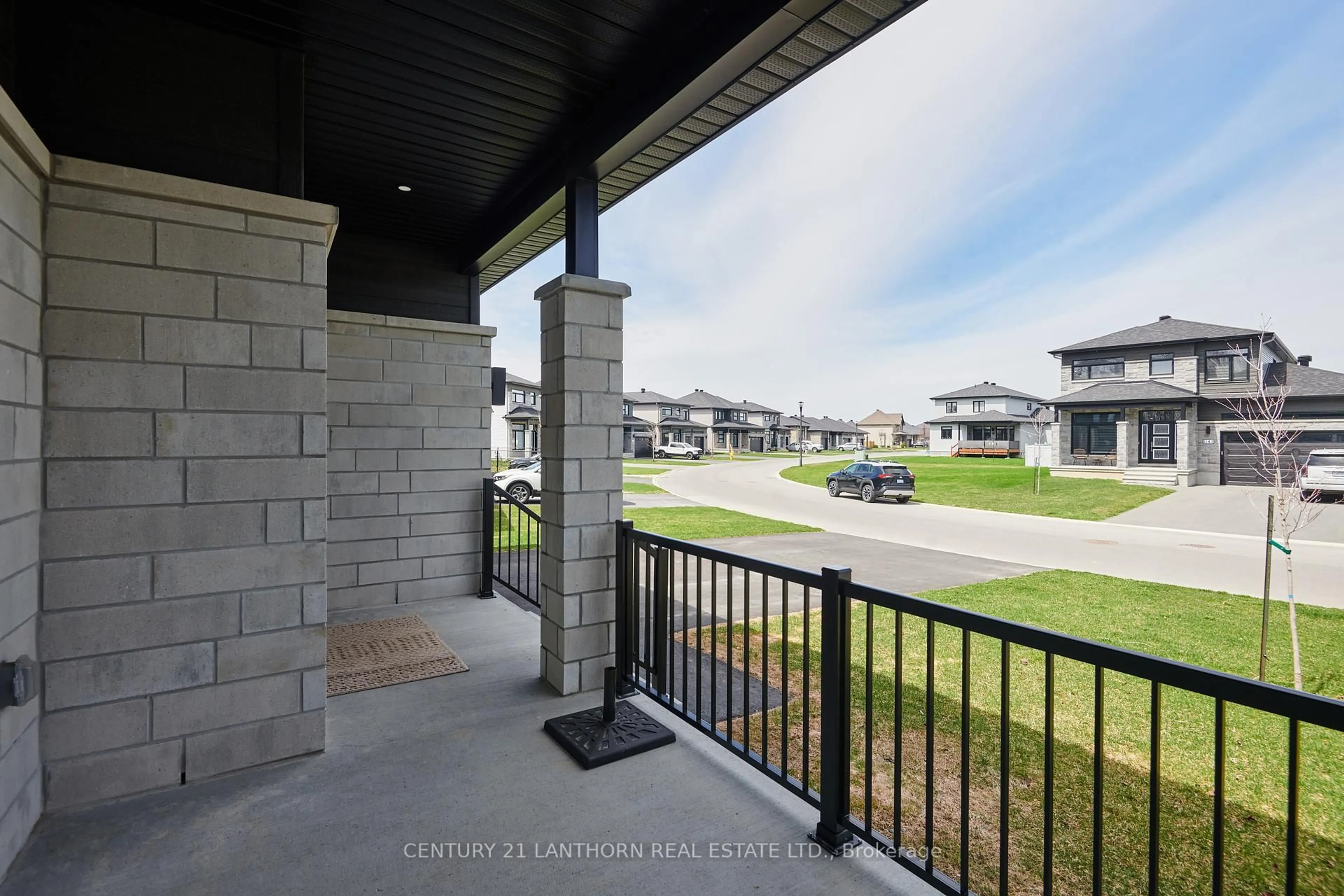 Patio, unknown for 1144 Avignon St, Russell Ontario K0A 1W0