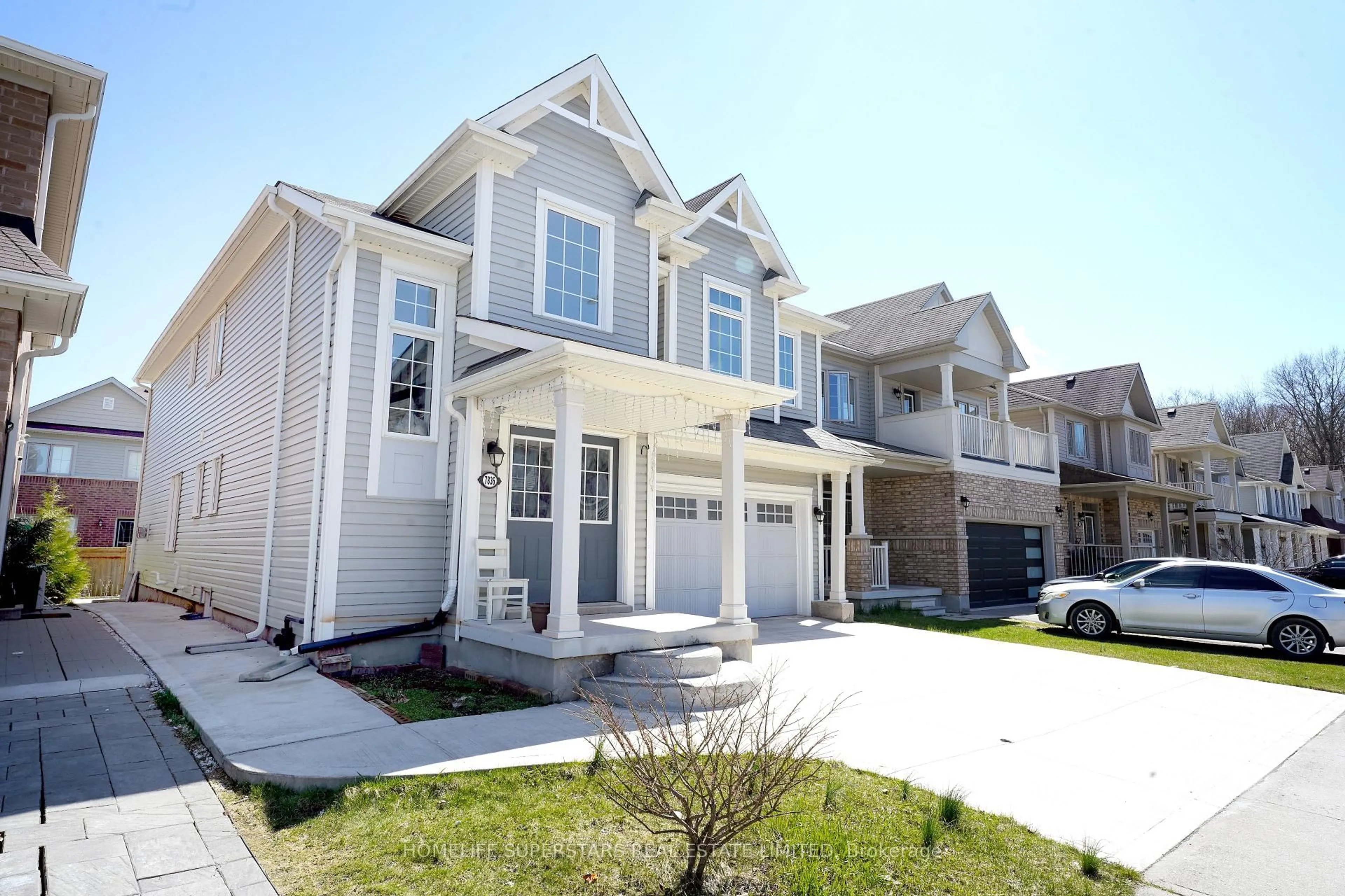 Home with vinyl exterior material, street for 7836 Hoptree Rd, Niagara Falls Ontario L2H 2Y6