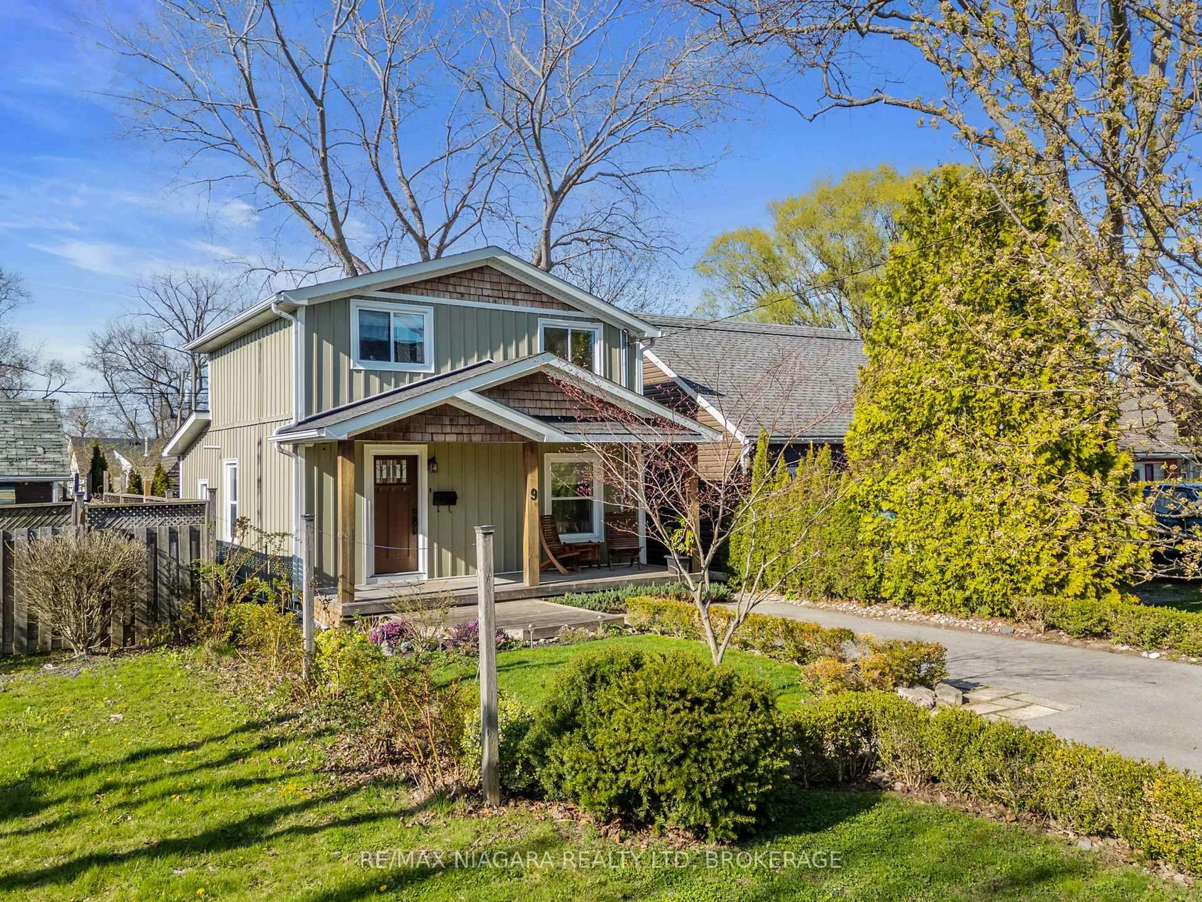 Unknown for 9 Grandview Dr, St. Catharines Ontario L2M 1A7