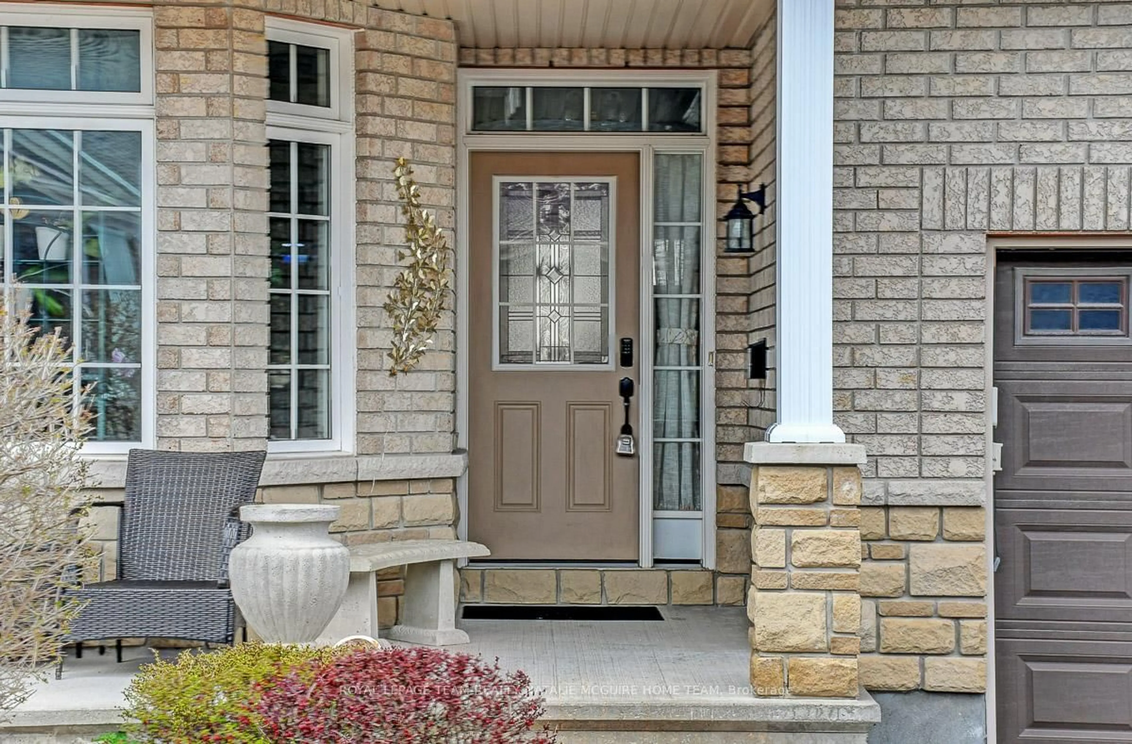 Indoor entryway for 116 Maple Key Private, Ottawa Ontario K1T 0E1