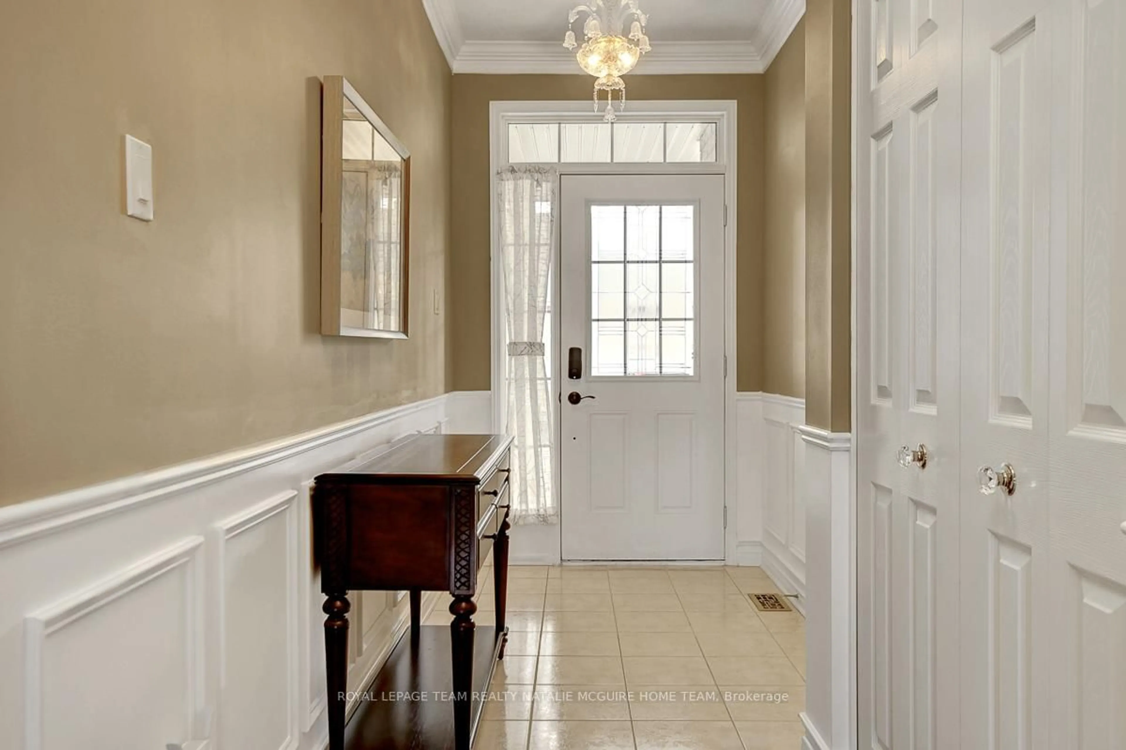Indoor entryway for 116 Maple Key Private, Ottawa Ontario K1T 0E1