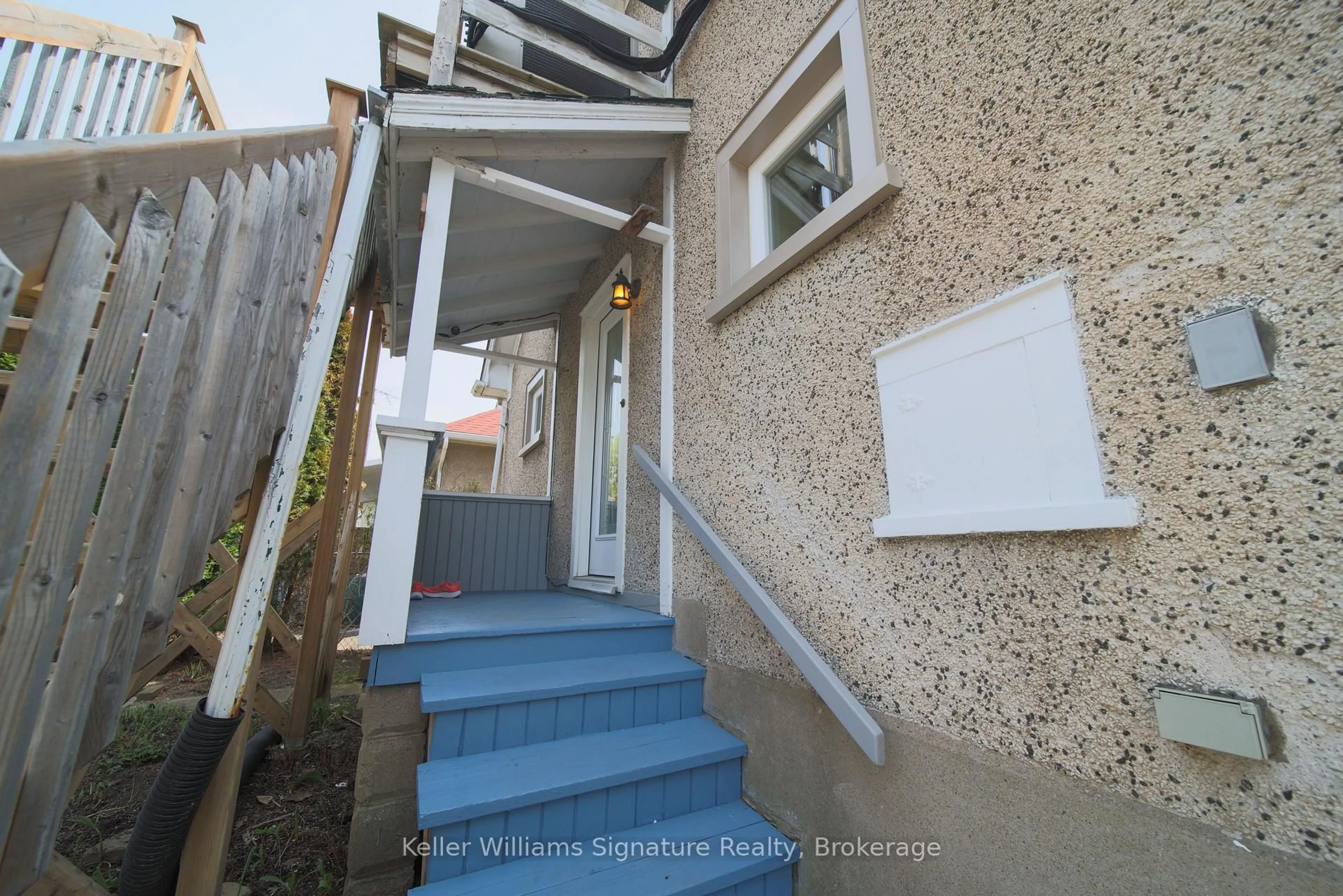 Unknown for 3 Junkin St, St. Catharines Ontario L2R 1N4