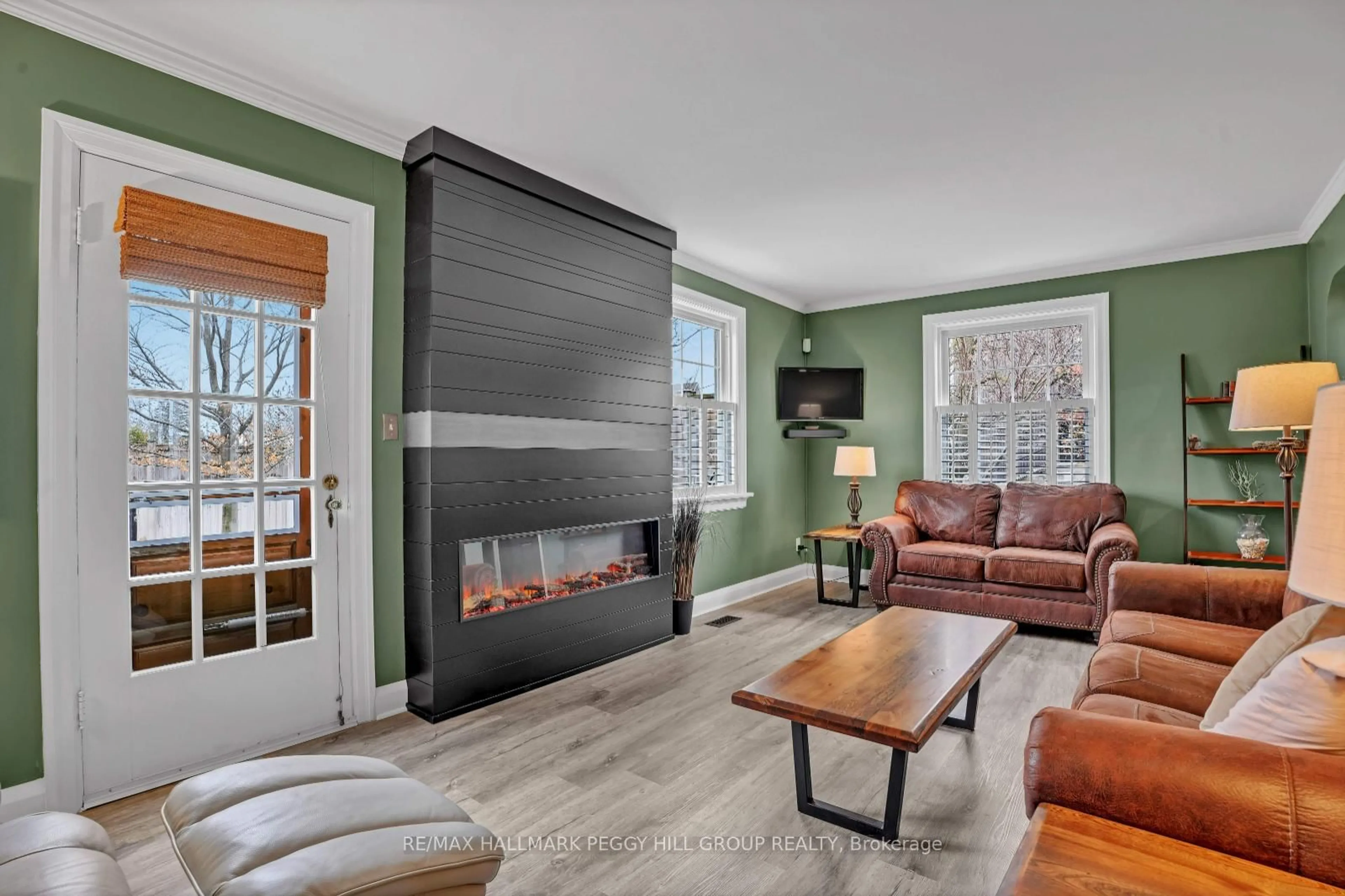Living room with furniture, unknown for 406 Mill St, Kitchener Ontario N2M 3R7