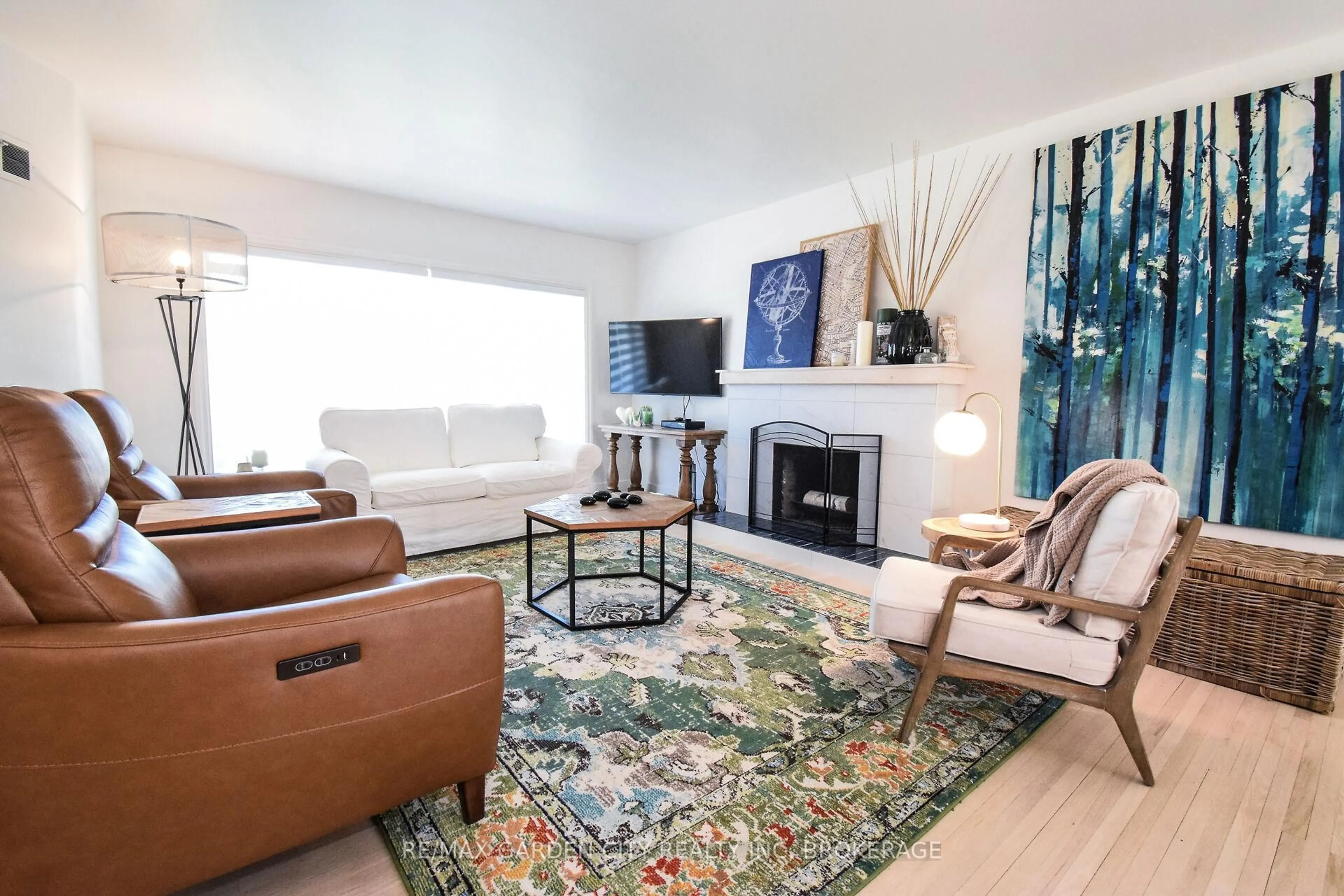Living room with furniture, unknown for 14 Elmridge Dr, St. Catharines Ontario L2T 2A6