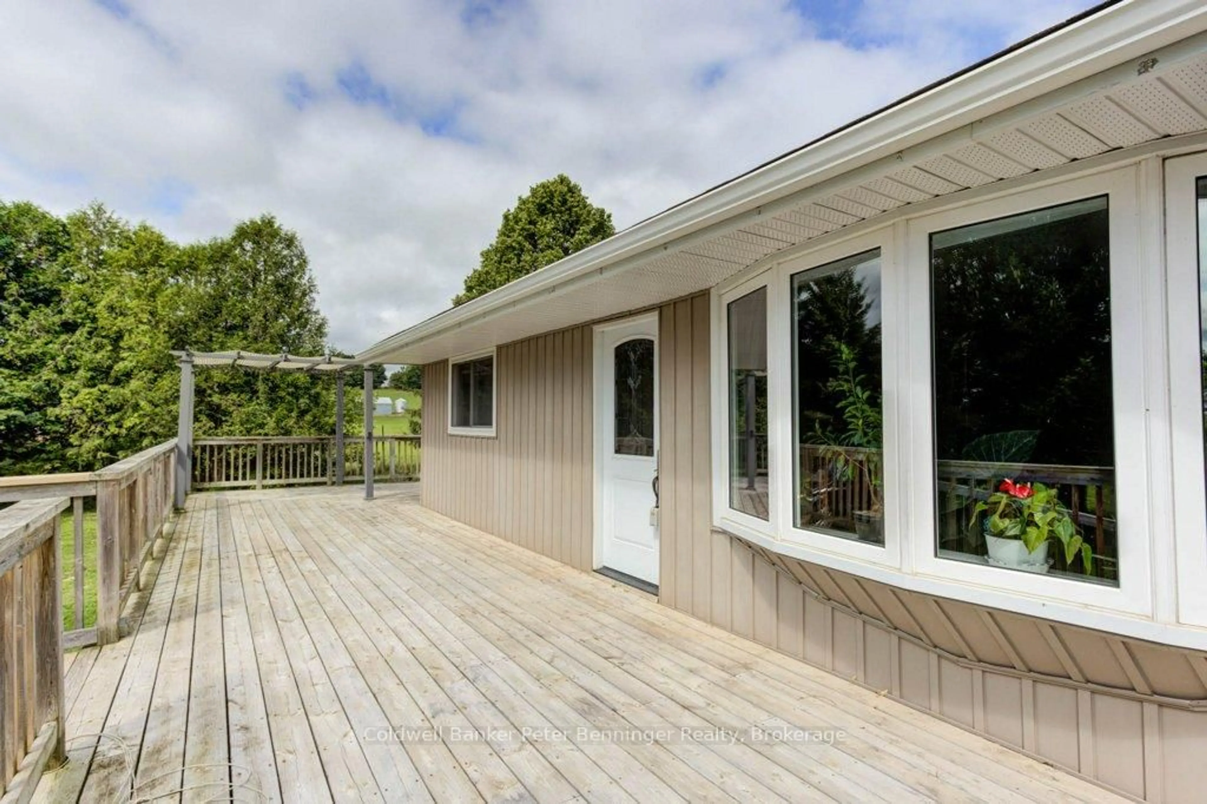 Home with vinyl exterior material, unknown for 782 4 Concession, Arran-Elderslie Ontario N0G 2H0