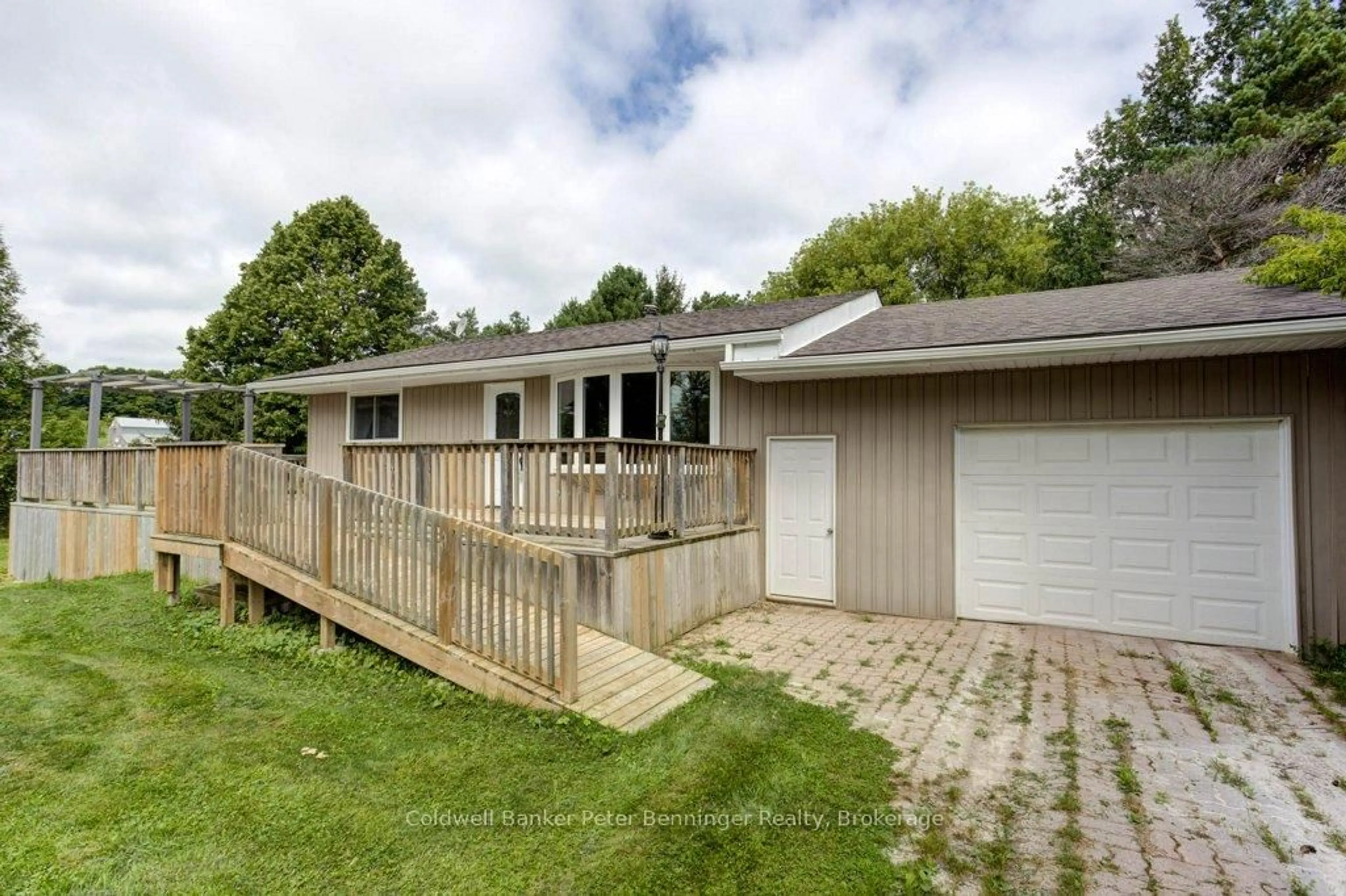 A pic from outside/outdoor area/front of a property/back of a property/a pic from drone, unknown for 782 4 Concession, Arran-Elderslie Ontario N0G 2H0