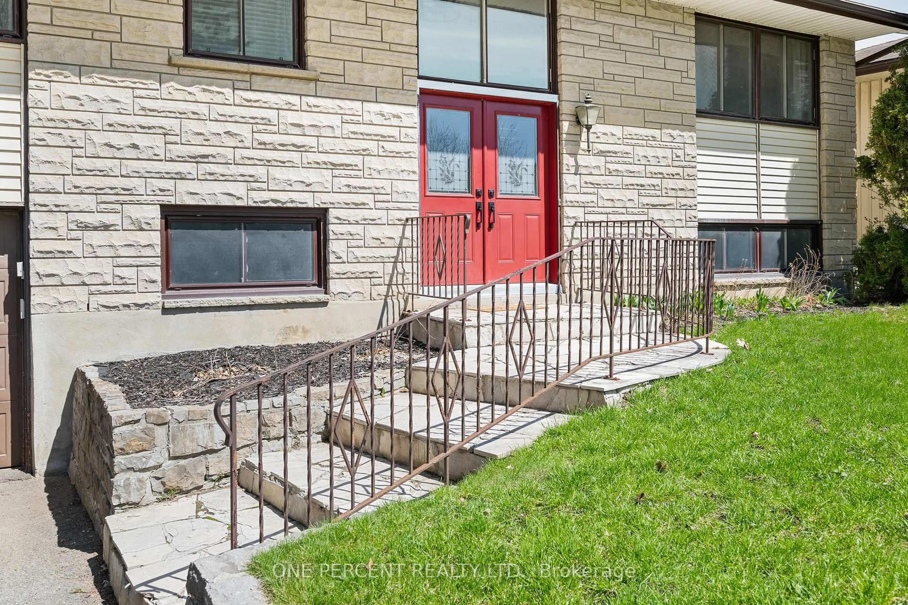 Unknown for 2617 Hobson Rd, Ottawa Ontario K1V 8M6