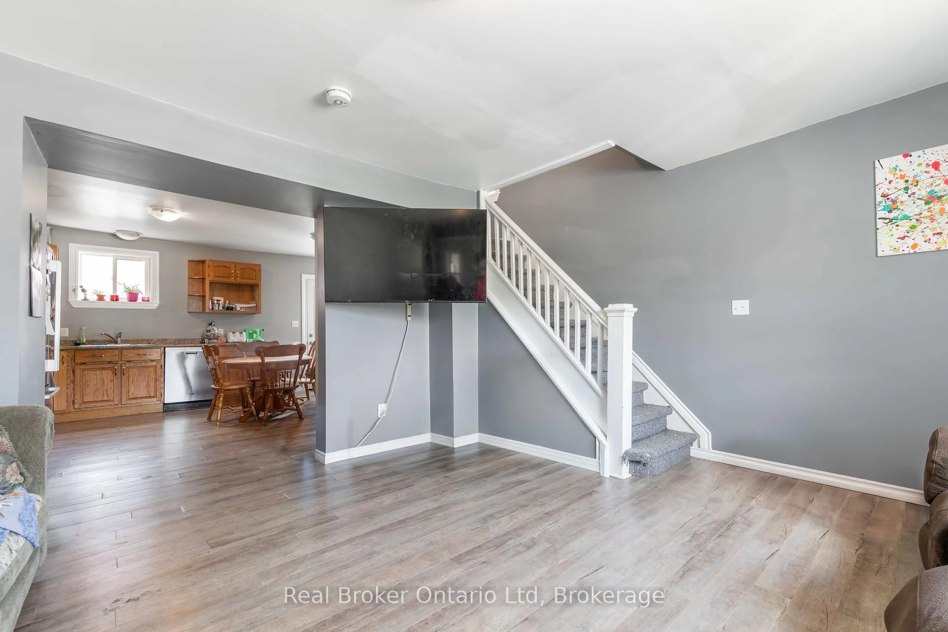 Indoor entryway for 293 11th St, Owen Sound Ontario N4K 1T8