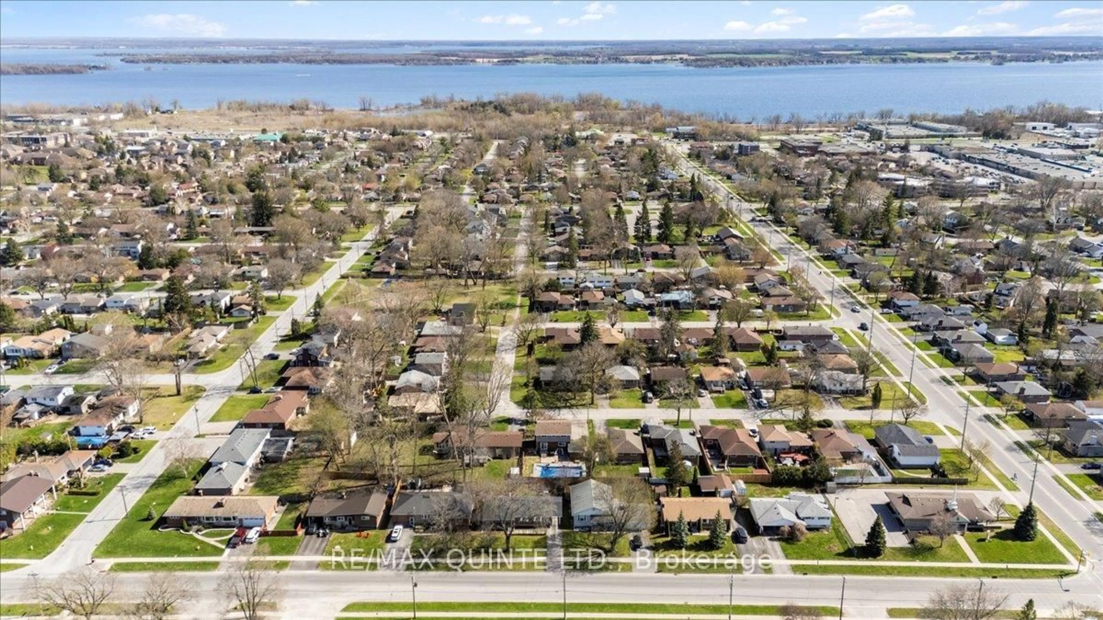 A pic from outside/outdoor area/front of a property/back of a property/a pic from drone, water/lake/river/ocean view for 505 Victoria Ave, Belleville Ontario K8N 2G4