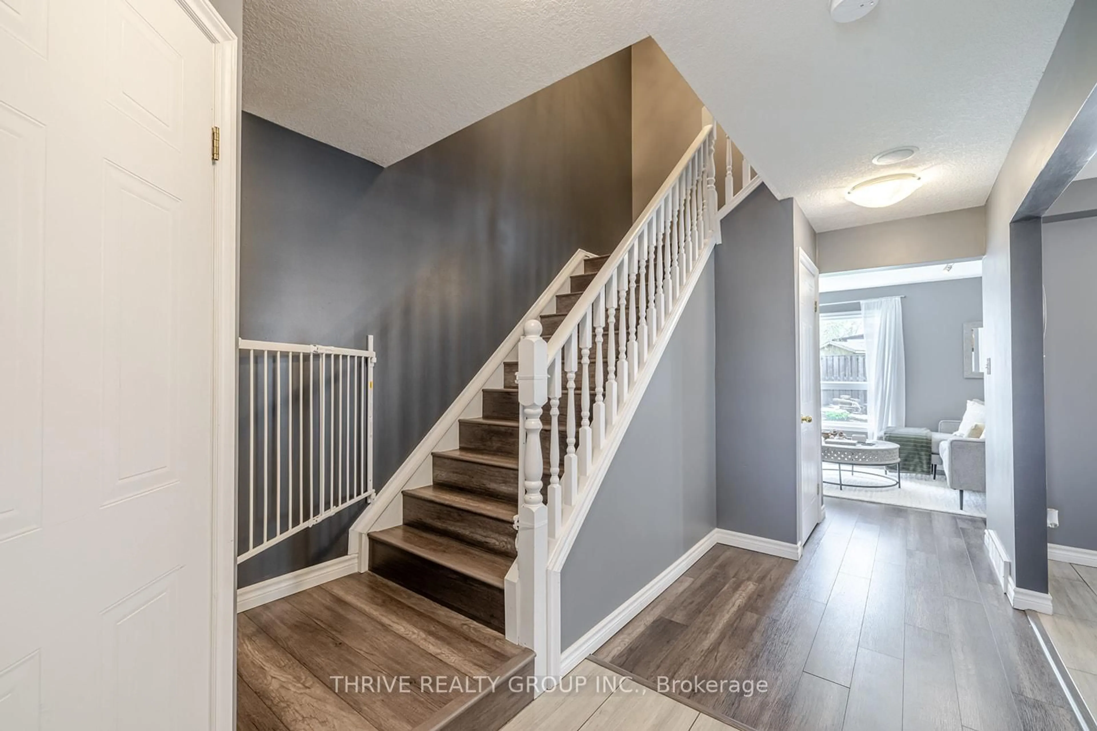 Indoor entryway for 202 Crimson Cres, London East Ontario N5W 6G1