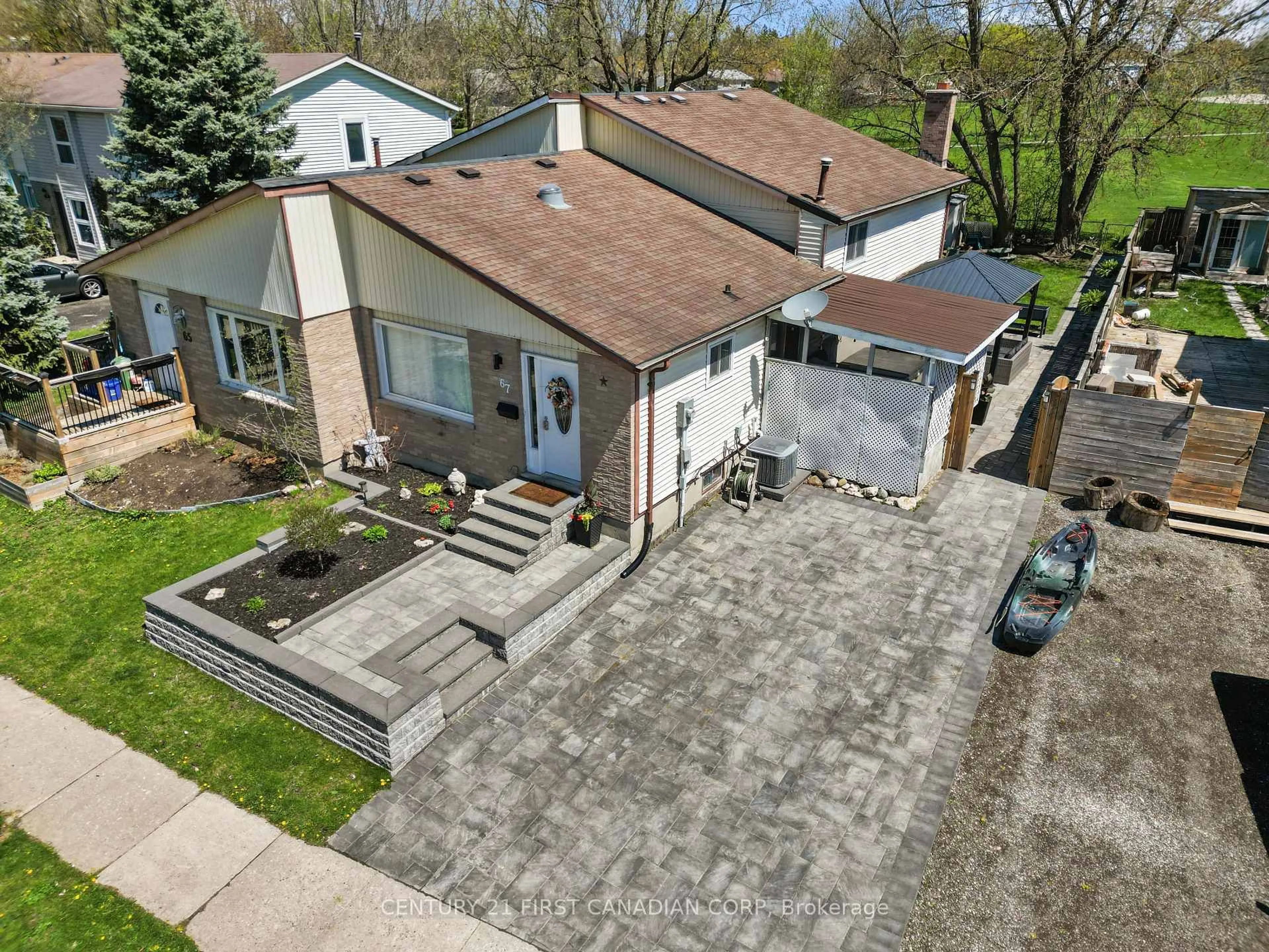 A pic from outside/outdoor area/front of a property/back of a property/a pic from drone, street for 67 Adswood Rd, London South Ontario N6E 2W2