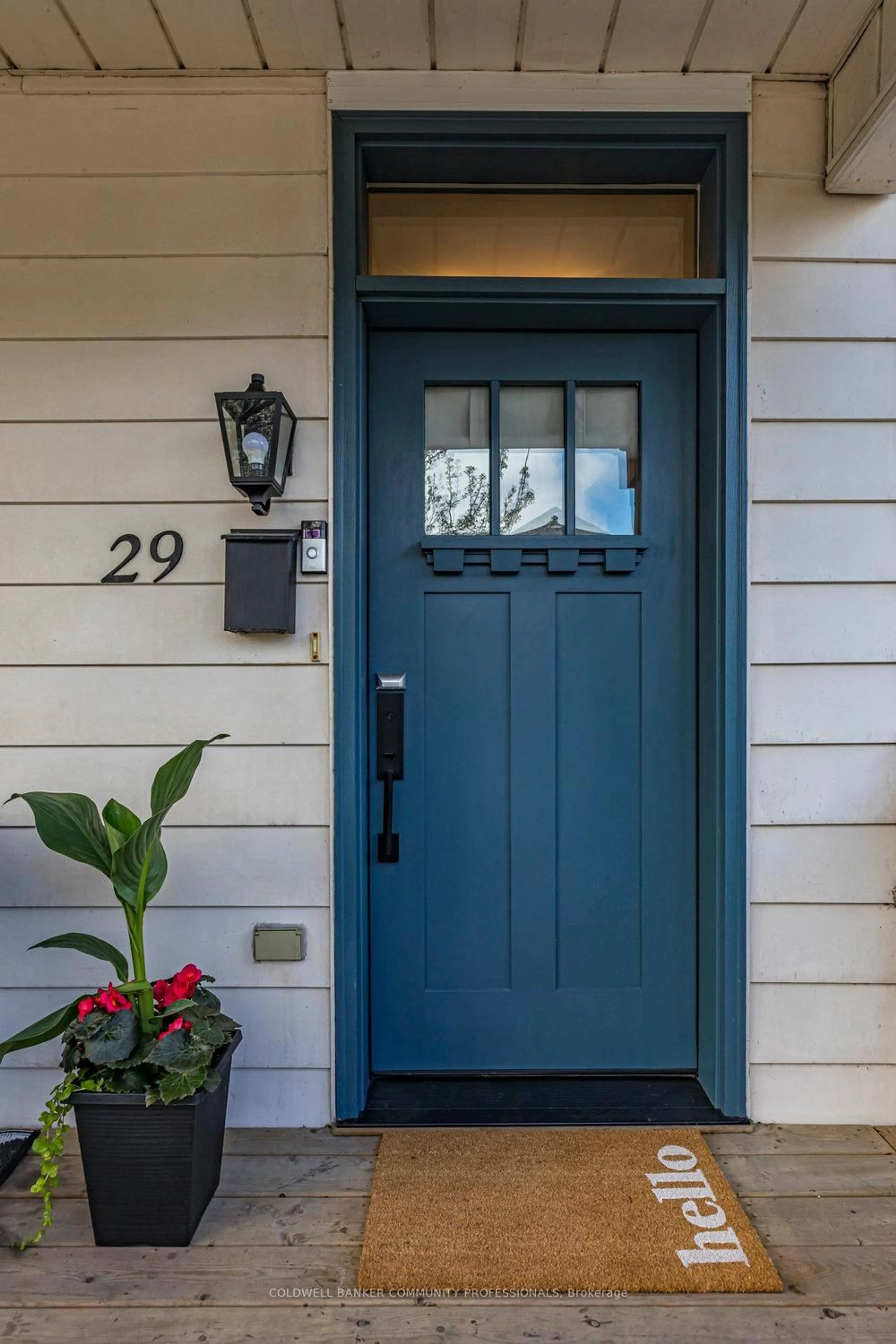 Indoor entryway for 29 Picton St, Hamilton Ontario L8L 1E1
