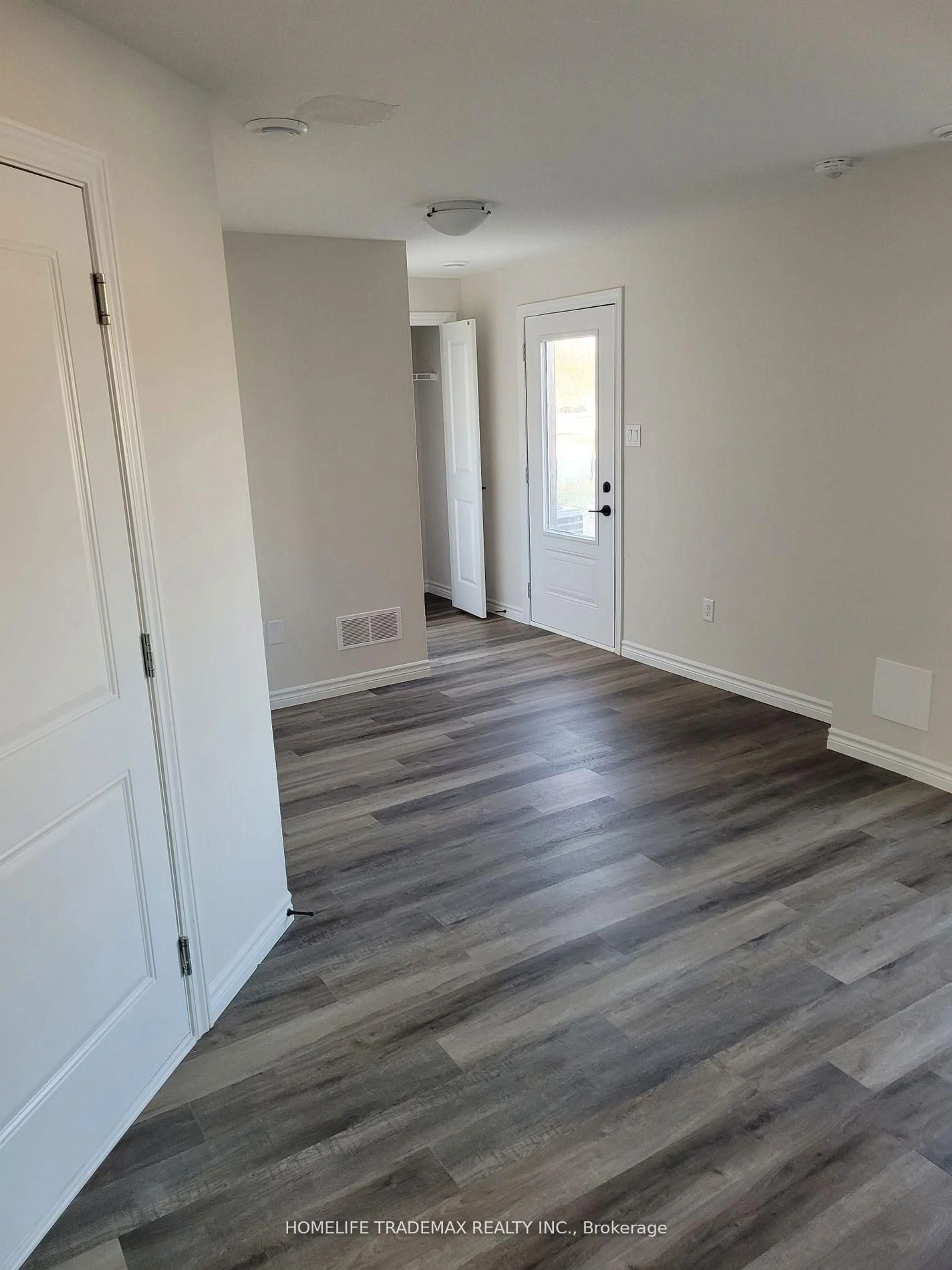 A pic of a room for 373 Callaway Rd #15, London North Ontario N6G 2N1