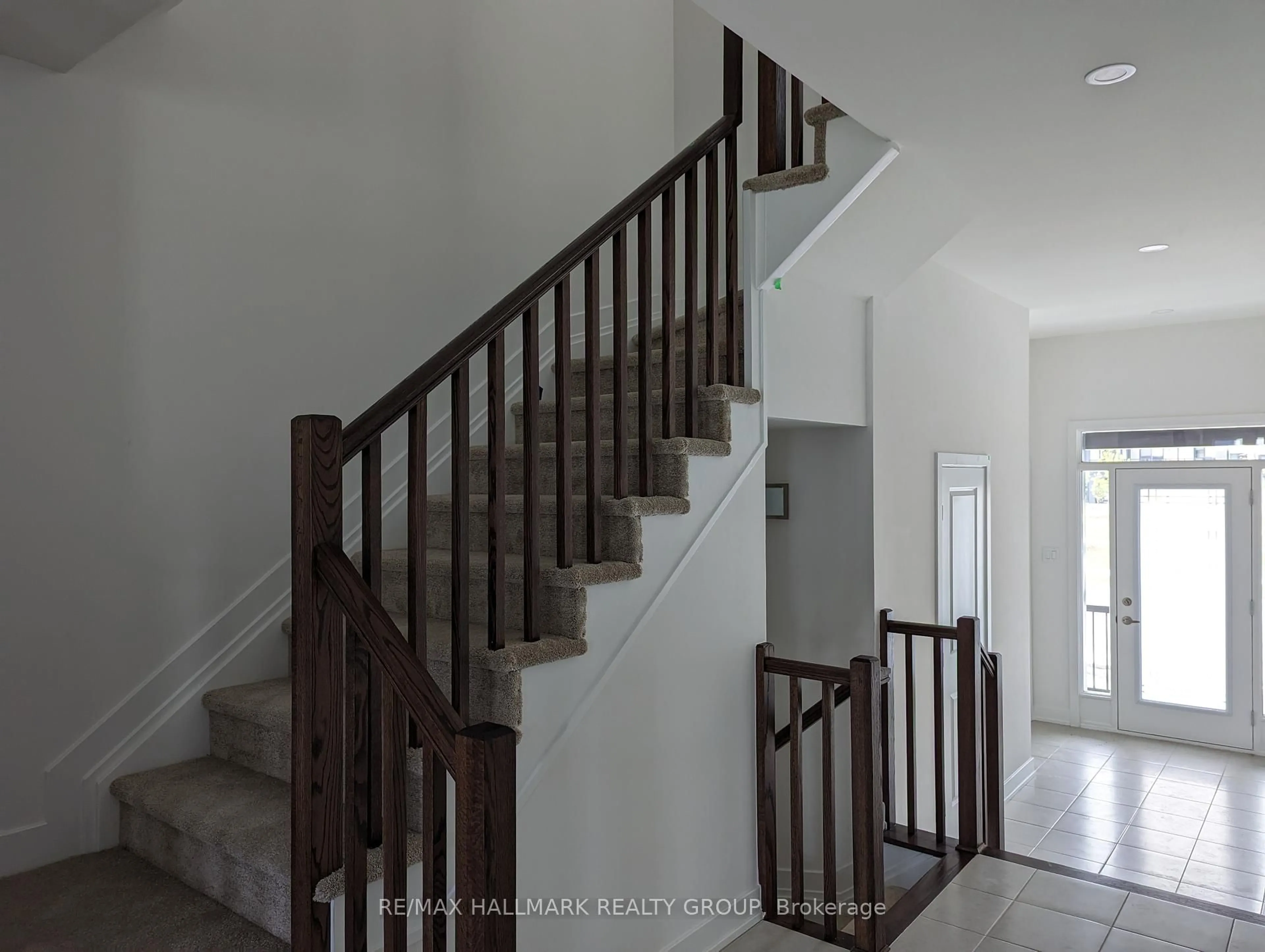 Stairs for 262 Darjeeling Ave, Ottawa Ontario K2J 6Z1