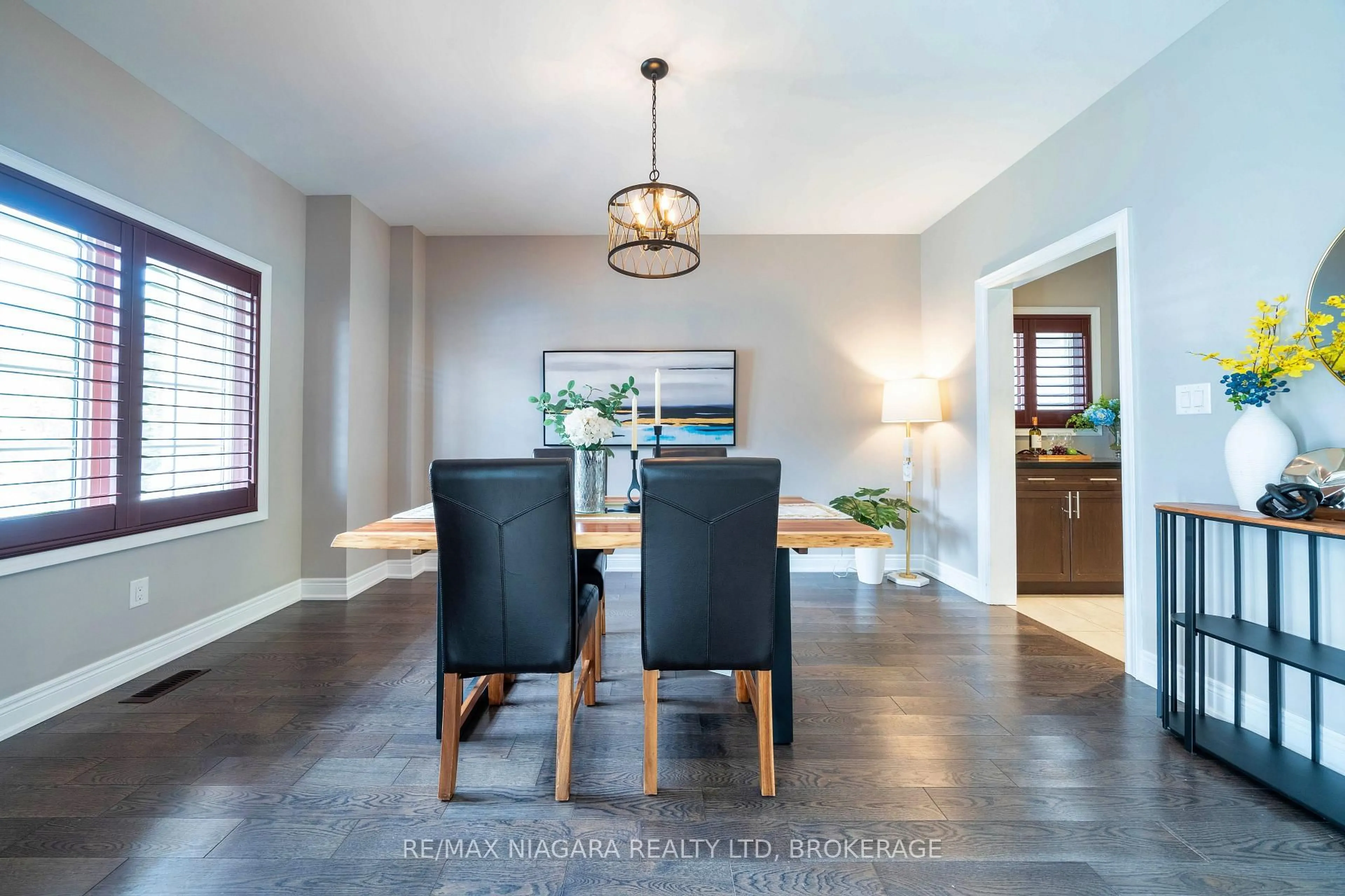 Dining room, ceramic/tile floor for 7181 Lionshead Ave, Niagara Falls Ontario L2G 0A6
