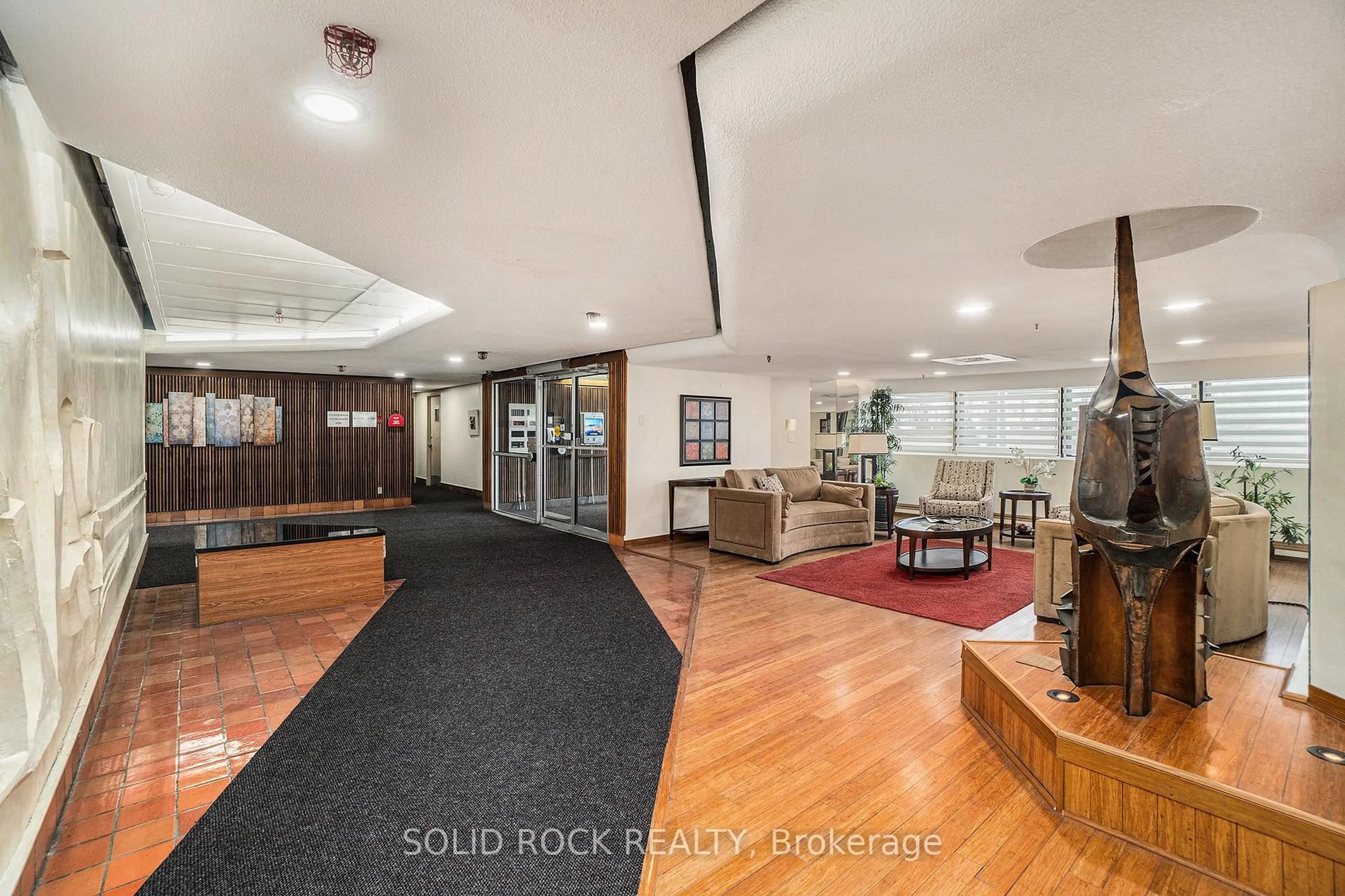 Lobby for 415 Greenview Ave #1201, Ottawa Ontario K2B 8G5