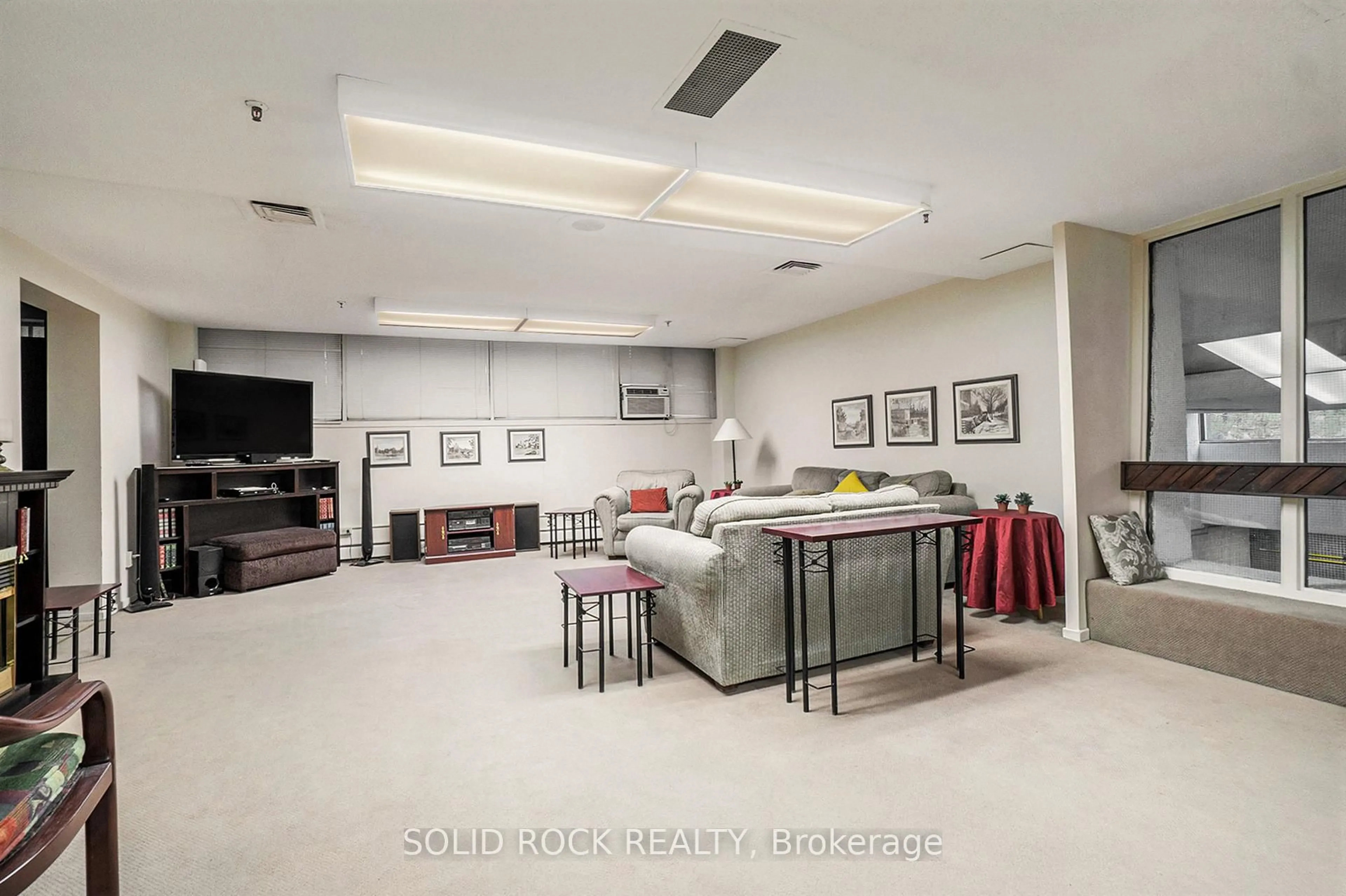 A pic of a room for 415 Greenview Ave #1201, Ottawa Ontario K2B 8G5