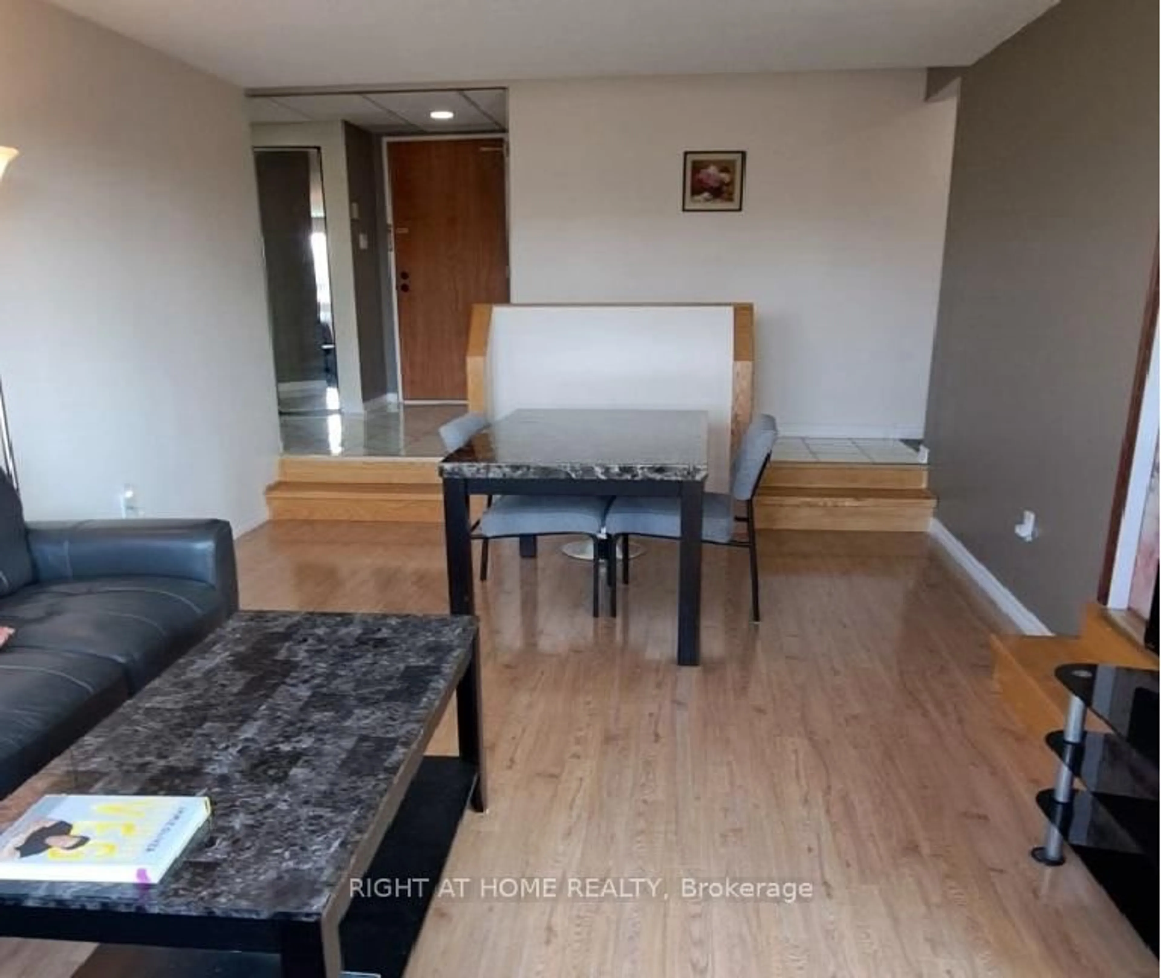 A pic of a room for 373 Laurier Ave #401, Ottawa Ontario K1N 8X6