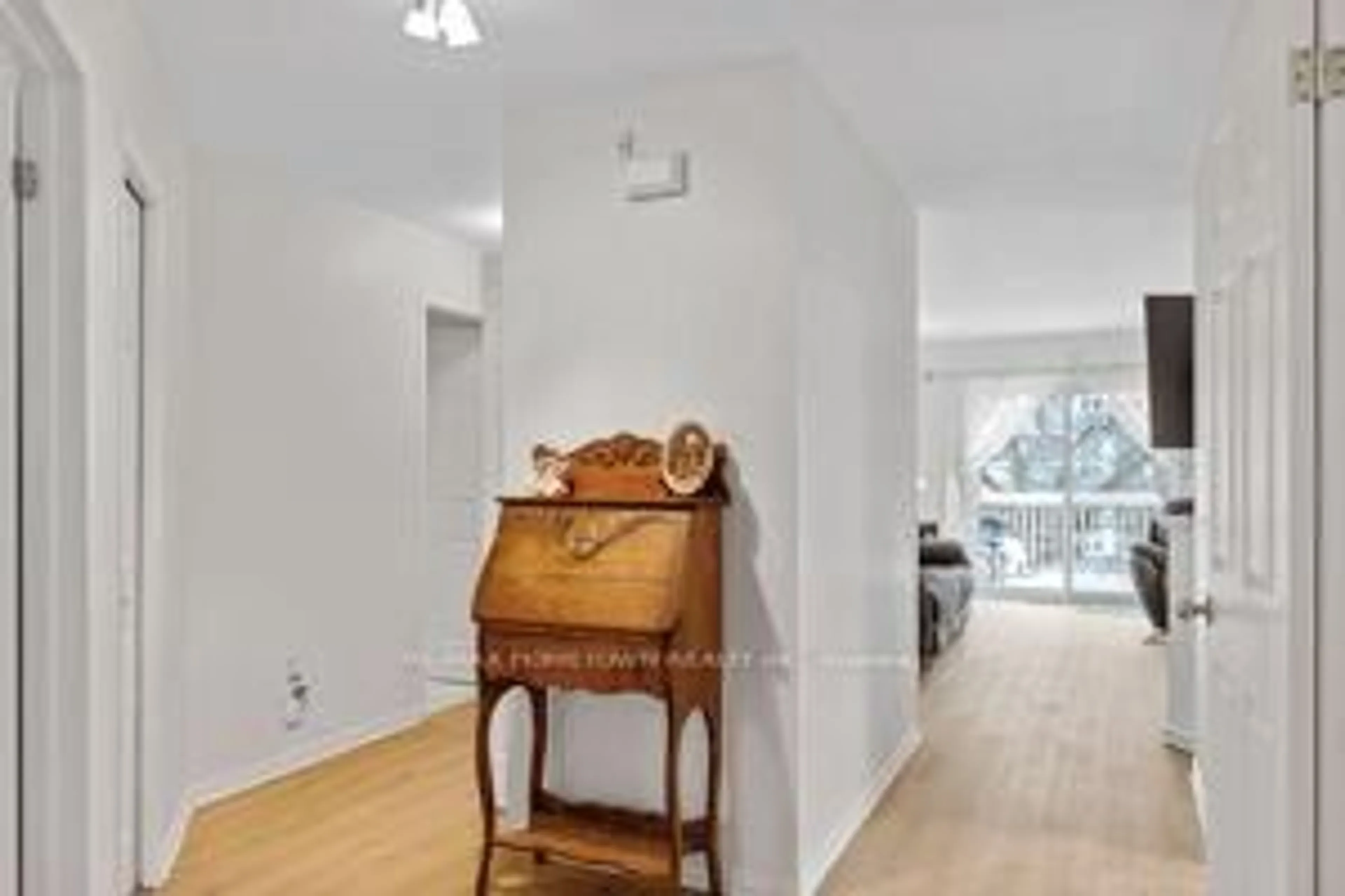 Indoor entryway for 23 WILMOT YOUNG Pl, Brockville Ontario K6V 7H5