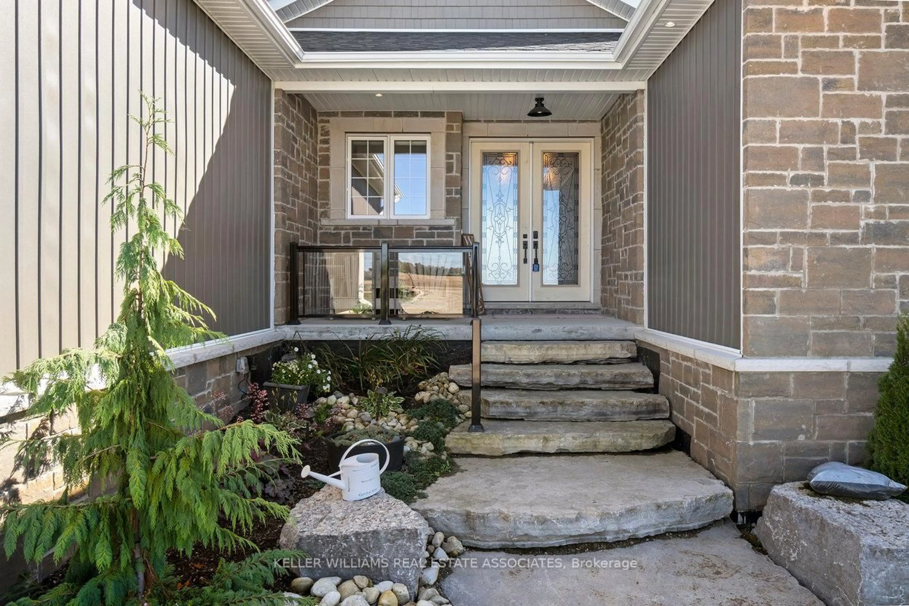 Indoor entryway for 321312 Concession Rd #6-7, East Luther Grand Valley Ontario L0N 1G0