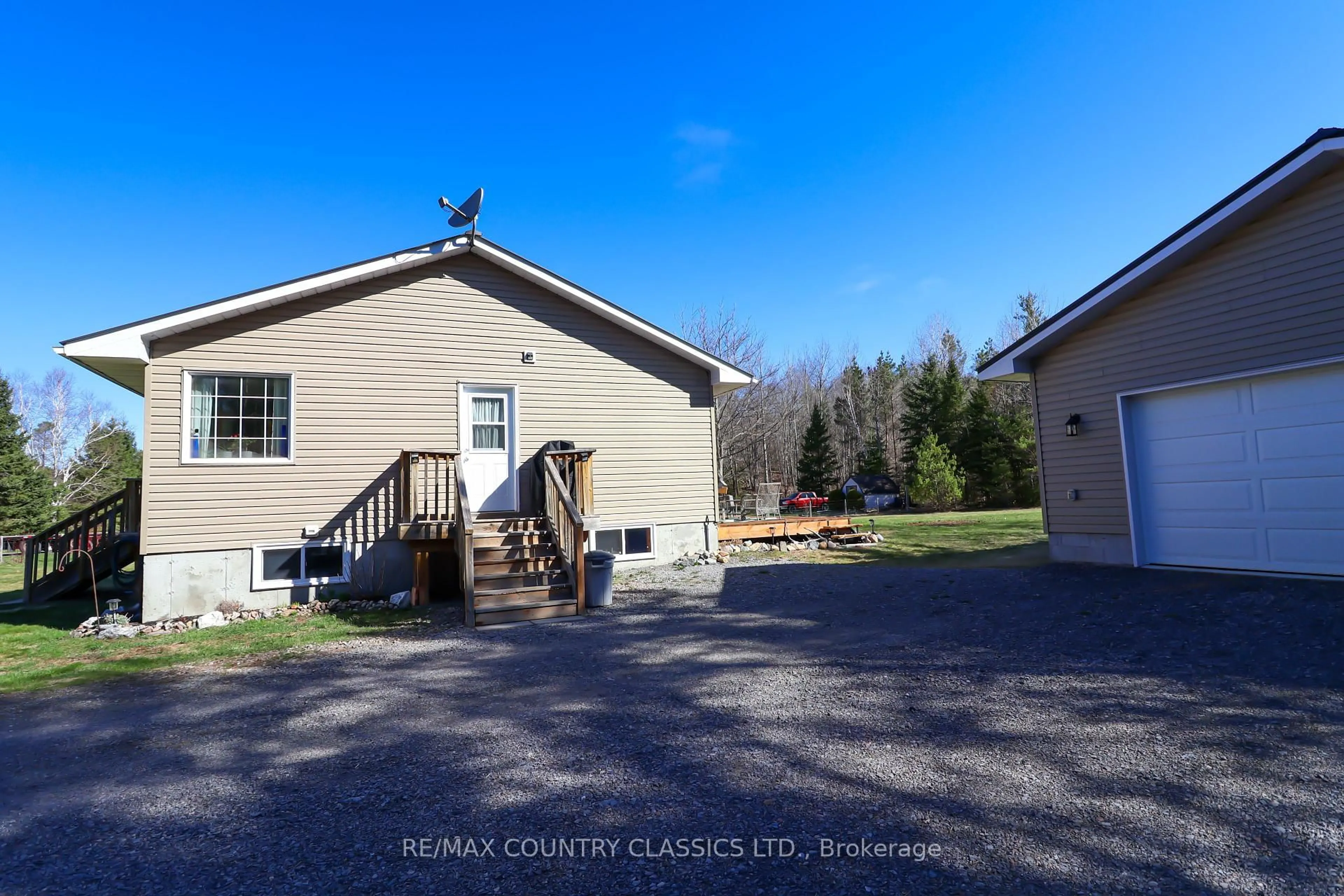 Unknown for 42 Alexander Crt, Bancroft Ontario K0L 1C0