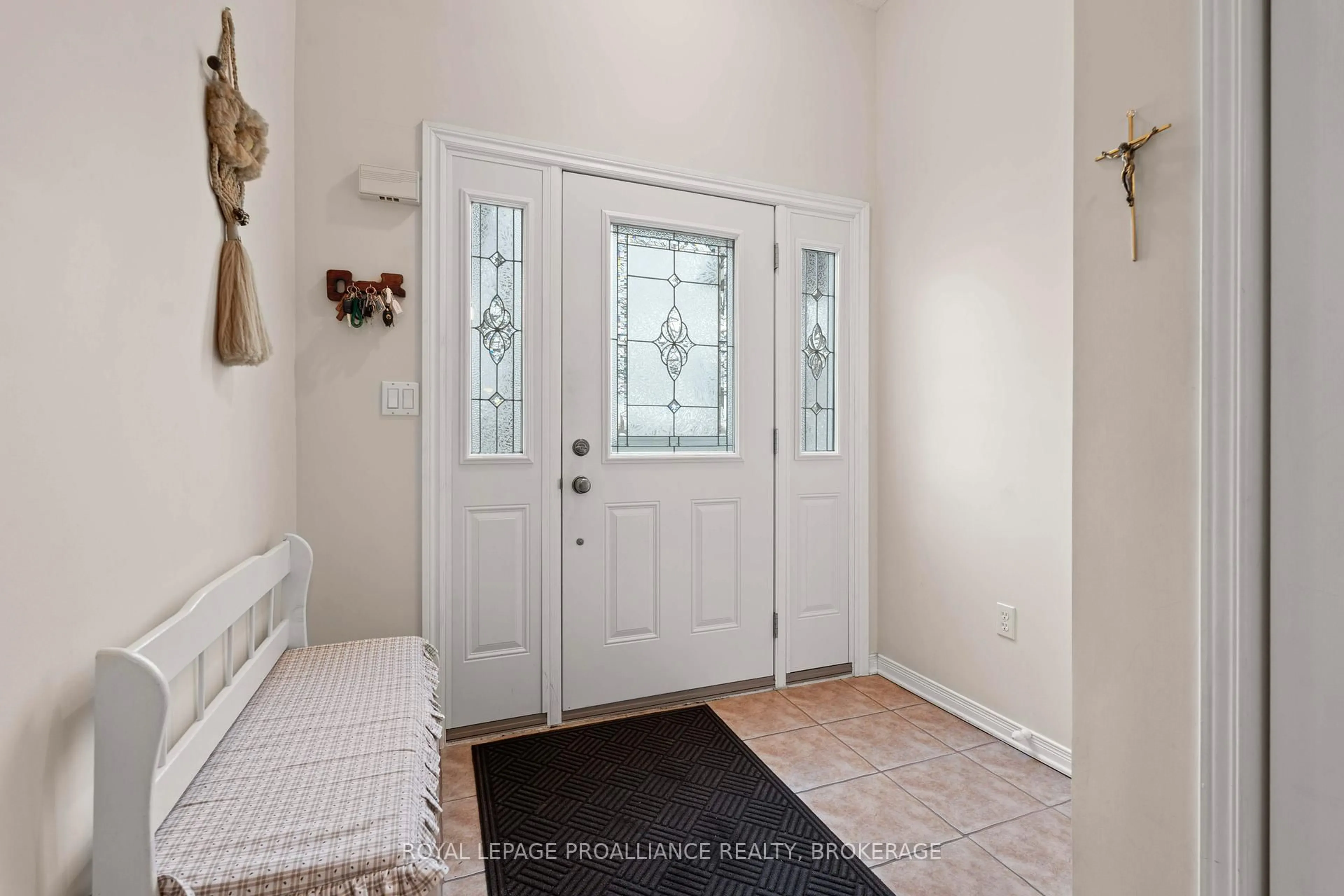 Indoor entryway for 408 Dolshire St, Kingston Ontario K7M 9B4