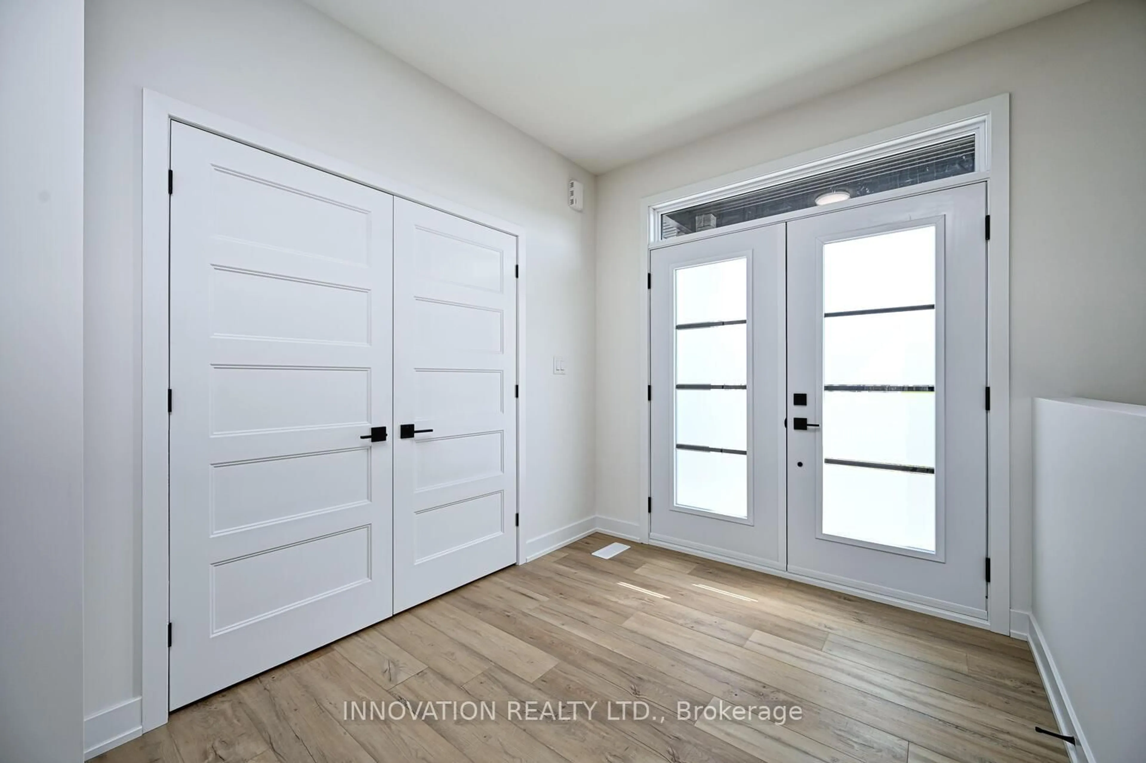 Indoor entryway for 1683 Sharon St, North Dundas Ontario K0E 1S0