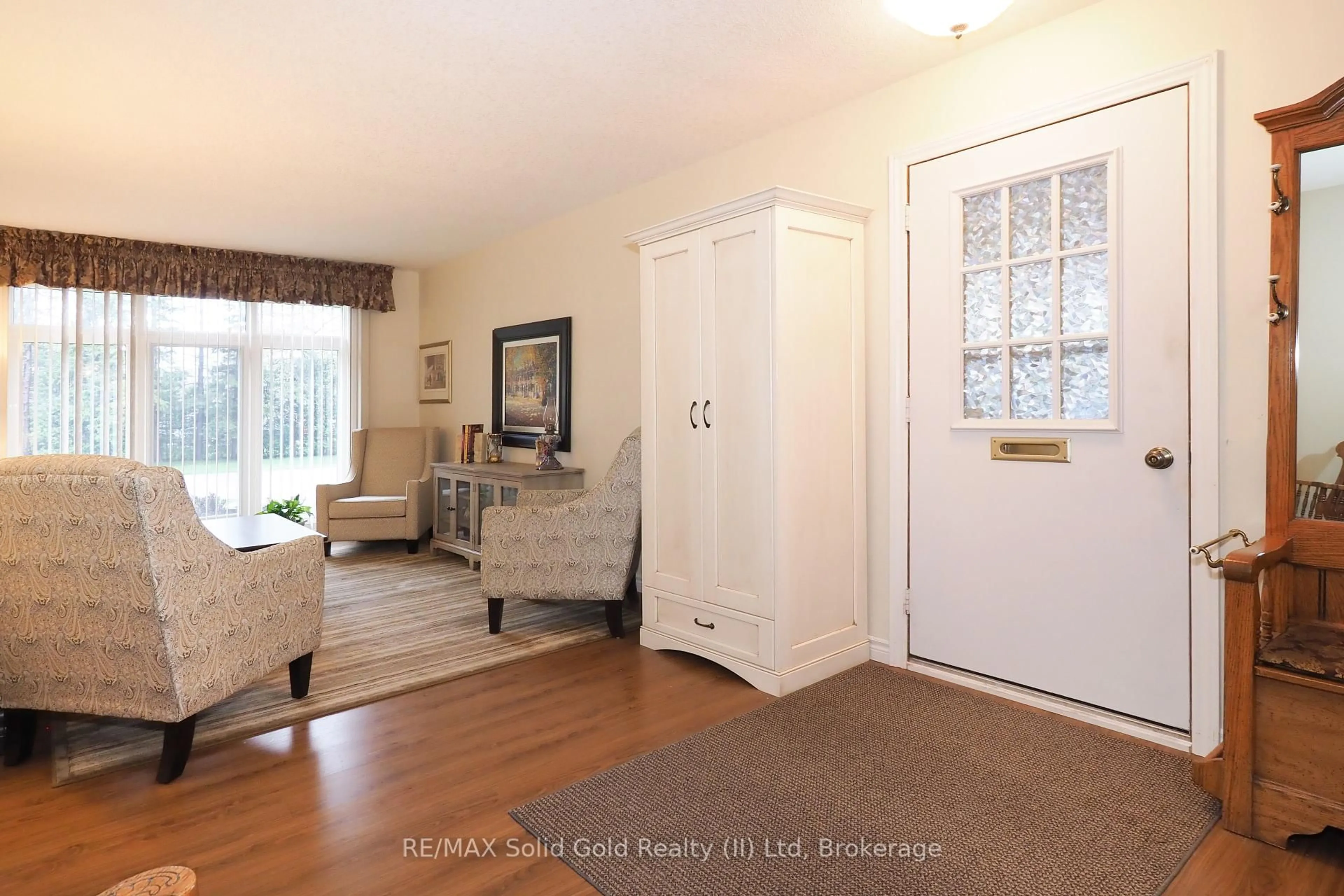 Indoor entryway for 7B Dunke St, Woolwich Ontario N3B 2A6