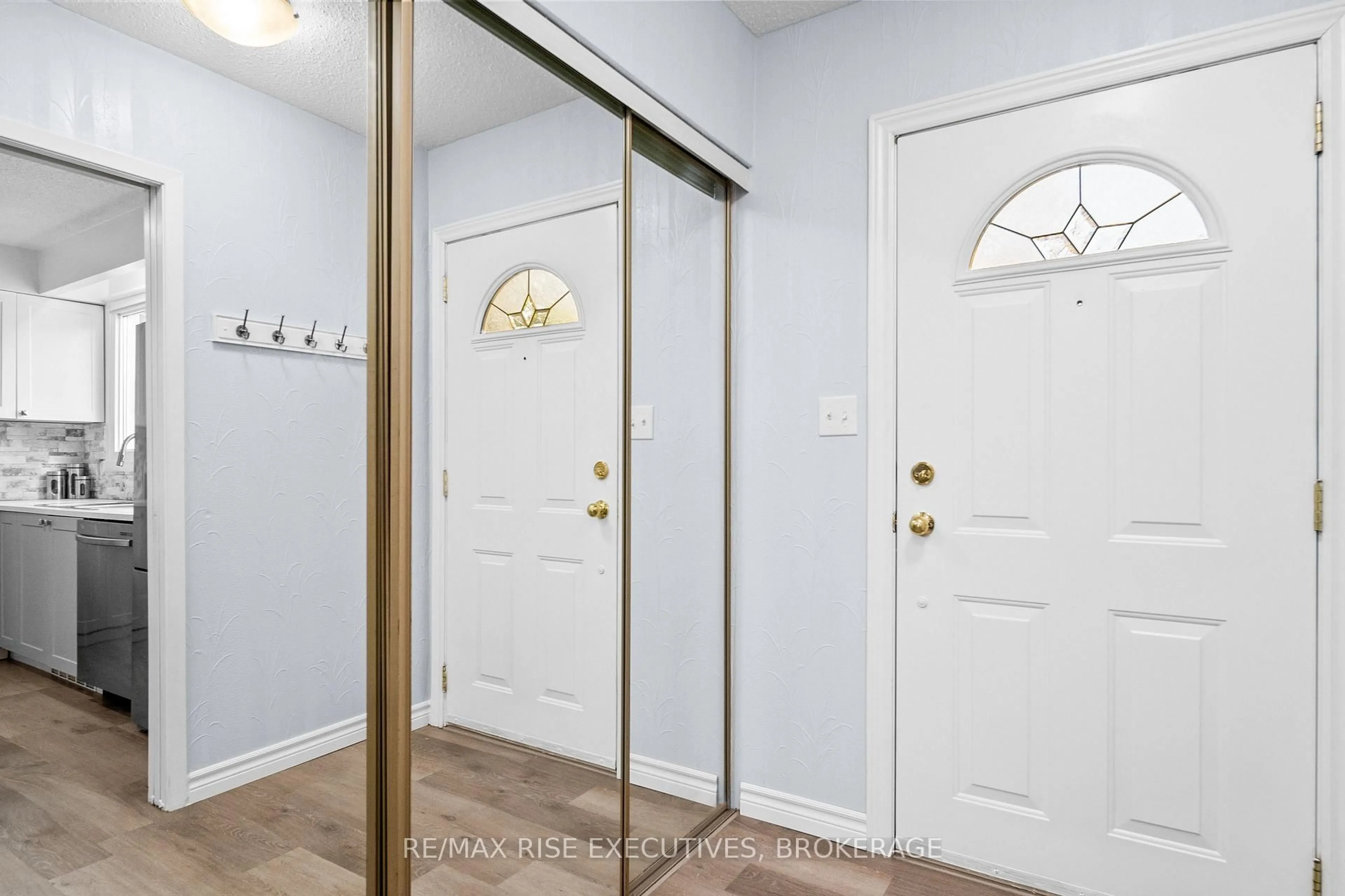 Indoor entryway for 115 WRIGHT Cres #71, Kingston Ontario K7L 4T8