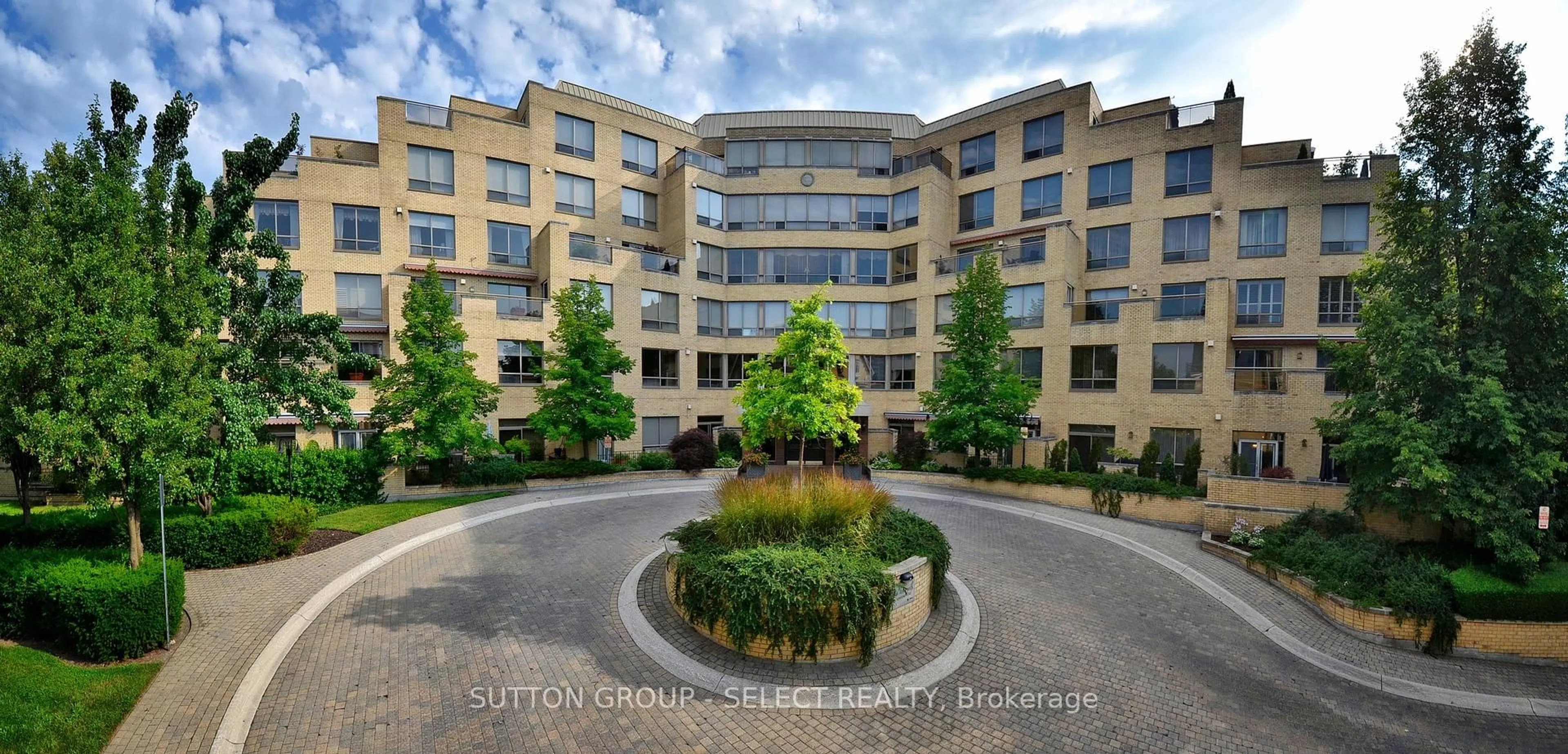 A pic from outside/outdoor area/front of a property/back of a property/a pic from drone, building for 250 Sydenham St #502, London East Ontario N6A 5S1
