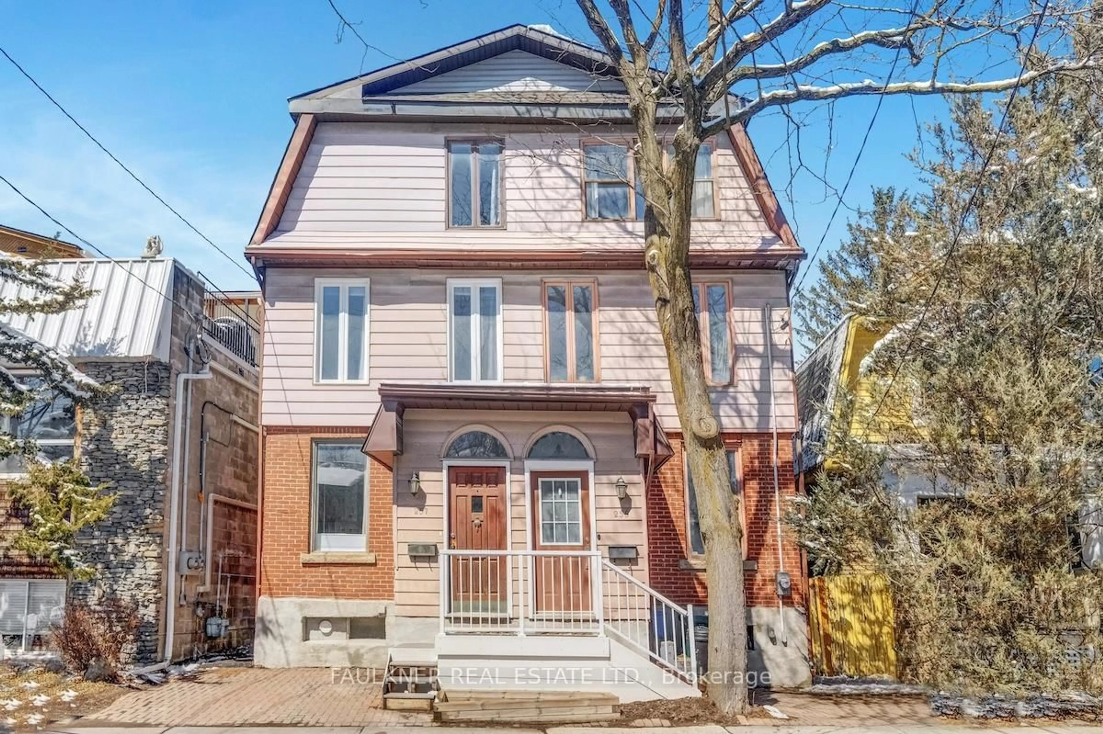Home with brick exterior material, street for 257 Holmwood Ave, Ottawa Ontario K1S 2P8