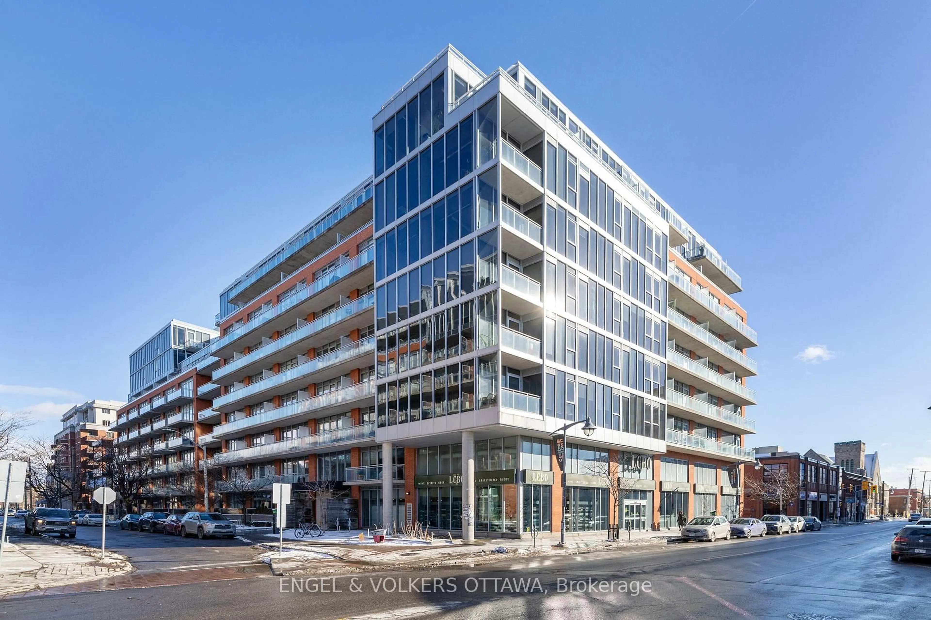 Unknown for 360 McLeod St #808, Ottawa Ontario K2P 1A9