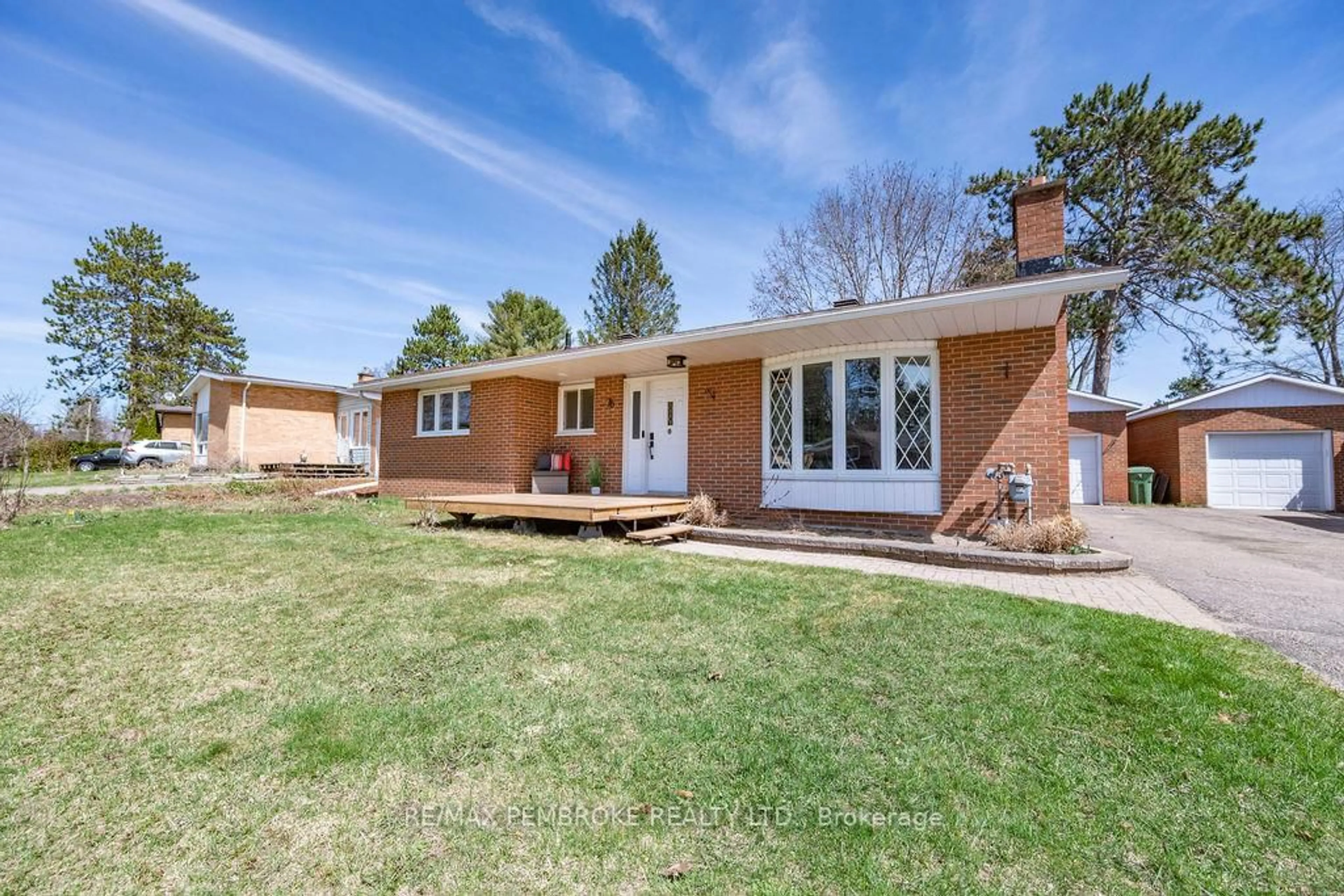 Home with brick exterior material, street for 76 Frontenac Cres, Deep River Ontario K0J 1P0