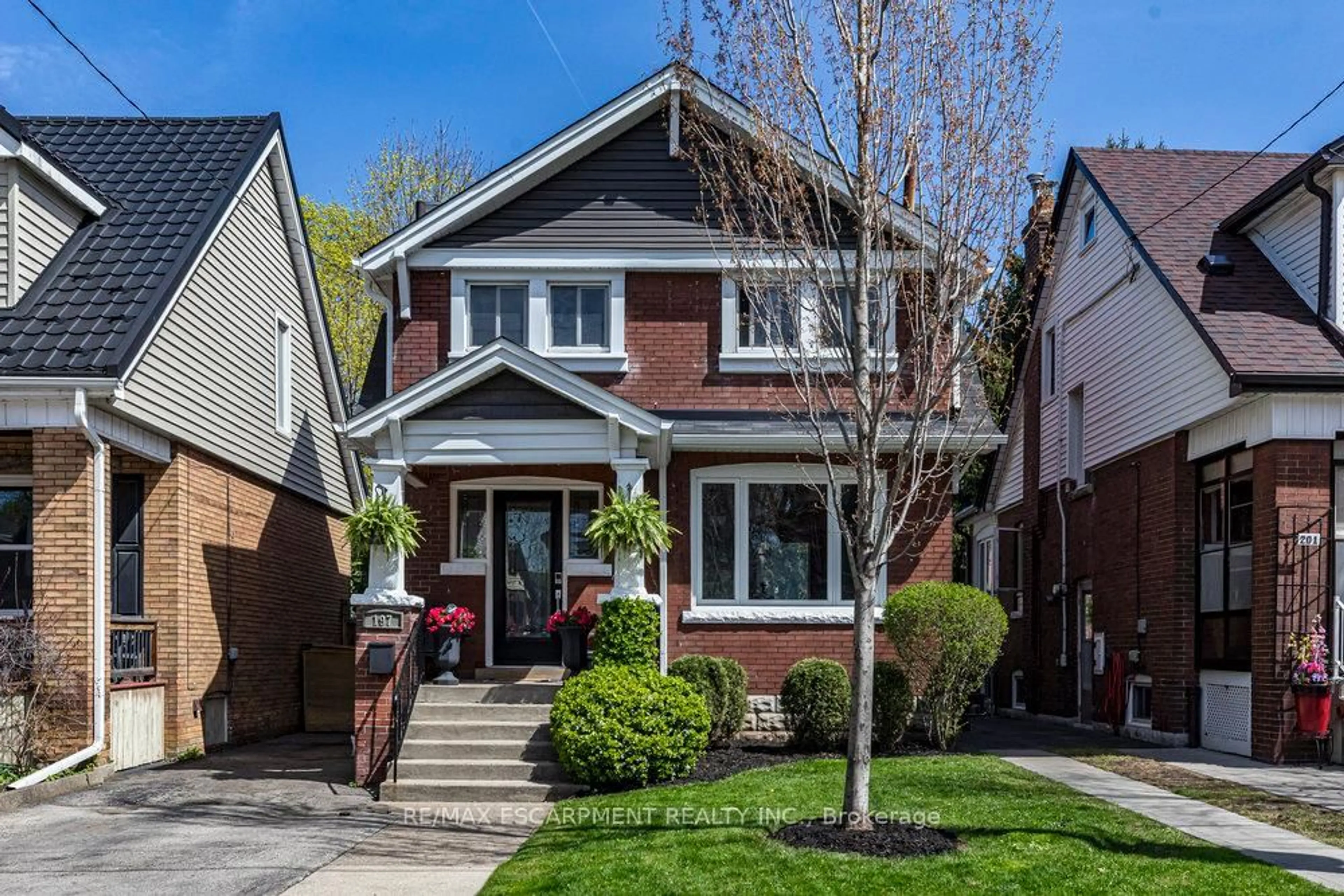 Home with brick exterior material, street for 197 Balmoral Ave, Hamilton Ontario L8M 3K5
