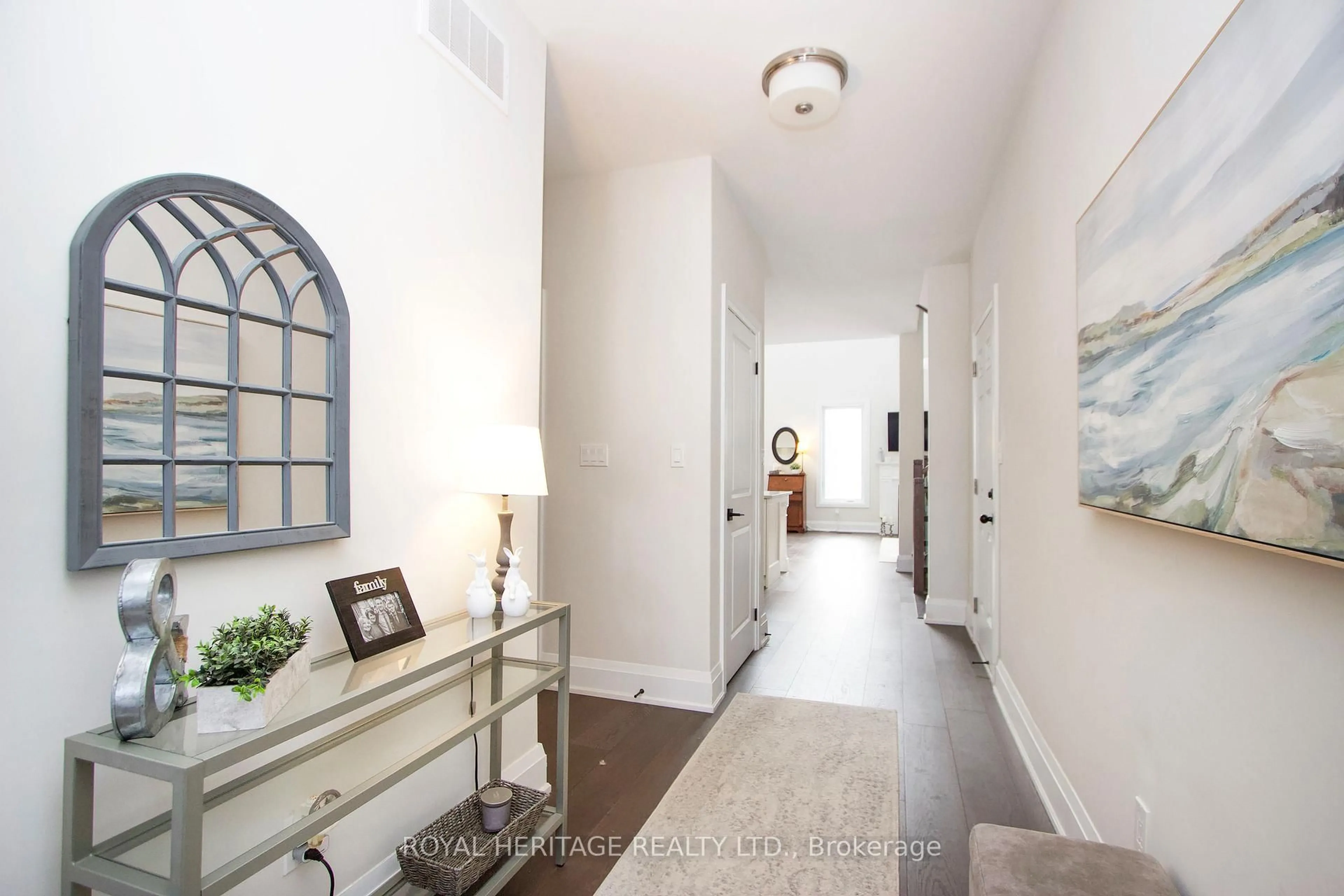 Indoor entryway for 435 F Orchard Ave, Cobourg Ontario K9A 3T7