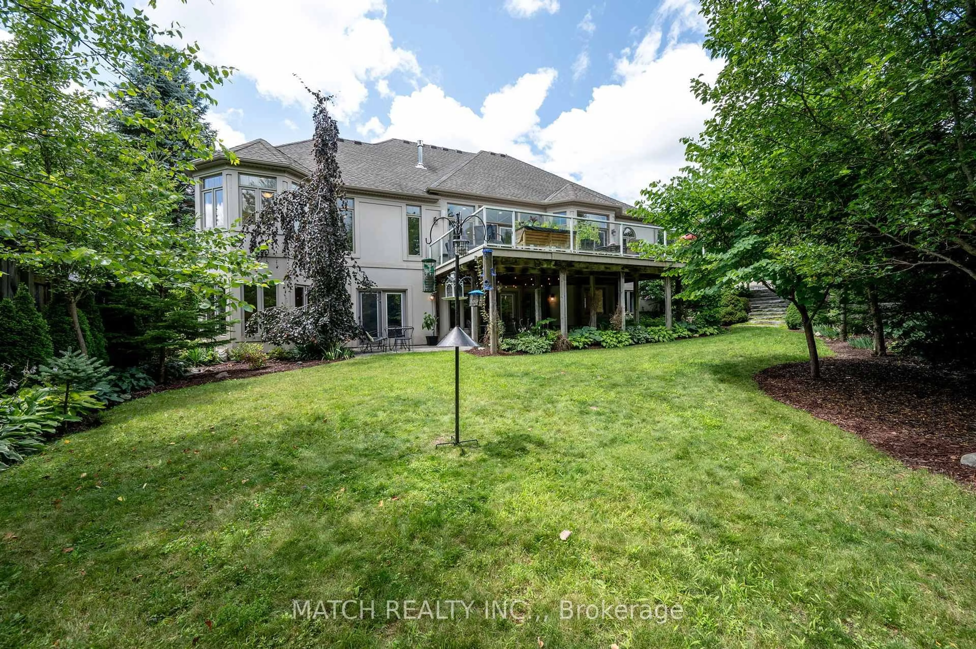 A pic from outside/outdoor area/front of a property/back of a property/a pic from drone, unknown for 1465 Shore Rd, London South Ontario N6K 4Z8