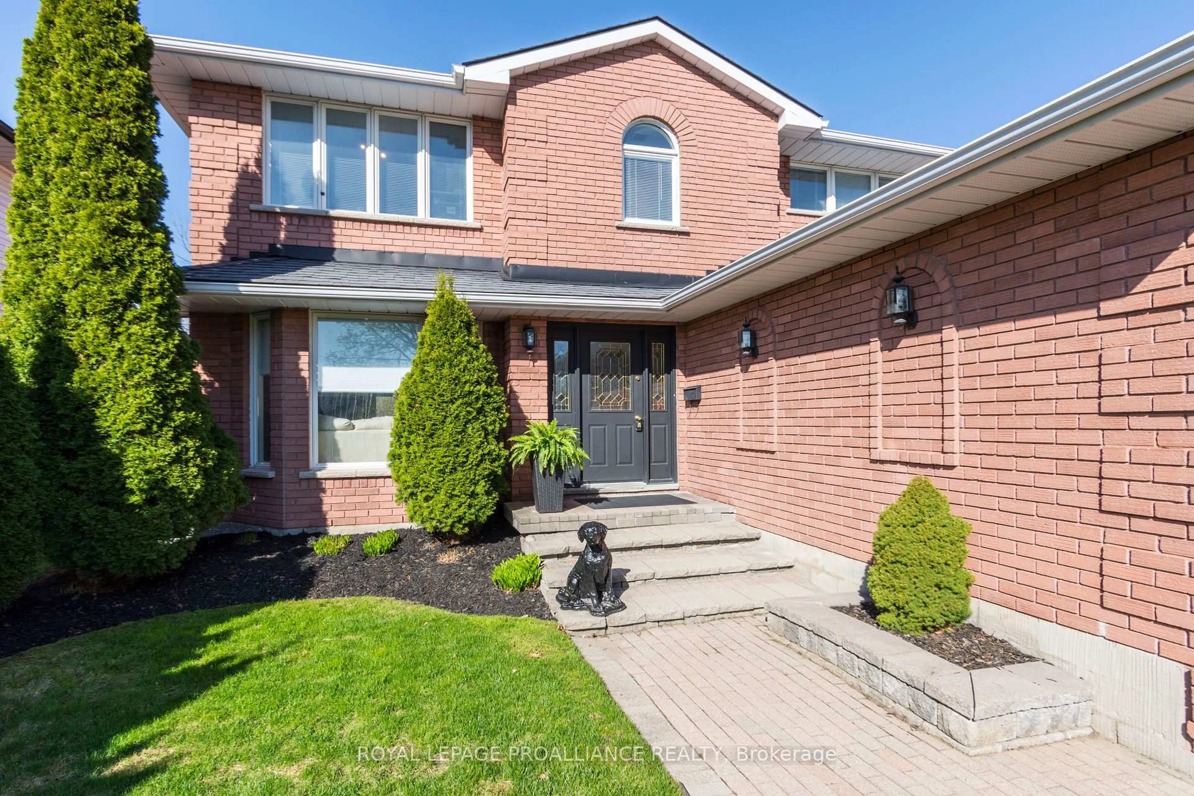 Home with brick exterior material, street for 4 Queensboro Crt, Belleville Ontario K8P 5E5