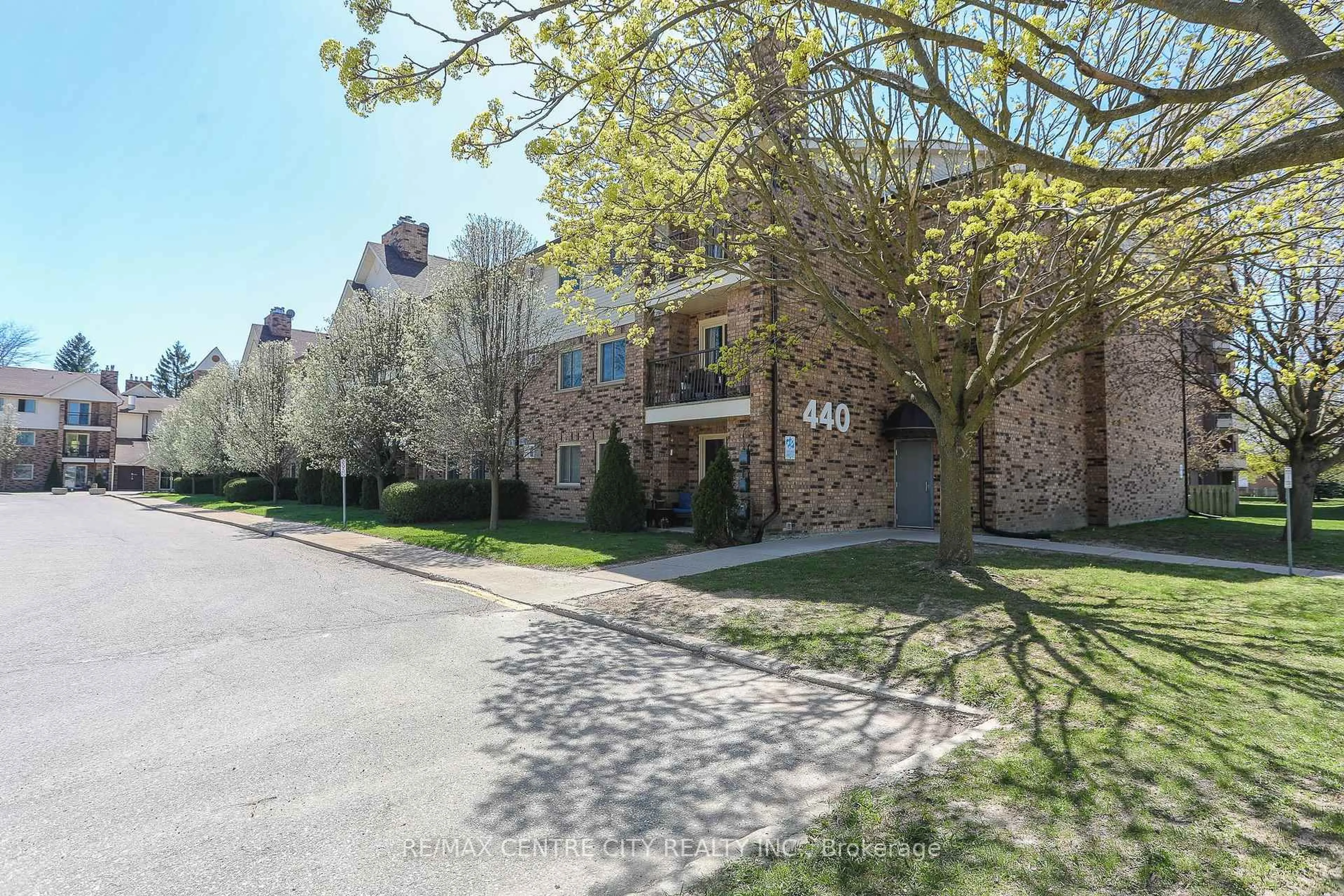 A pic from outside/outdoor area/front of a property/back of a property/a pic from drone, street for 440 Wellington St #308, St. Thomas Ontario N5R 5X5