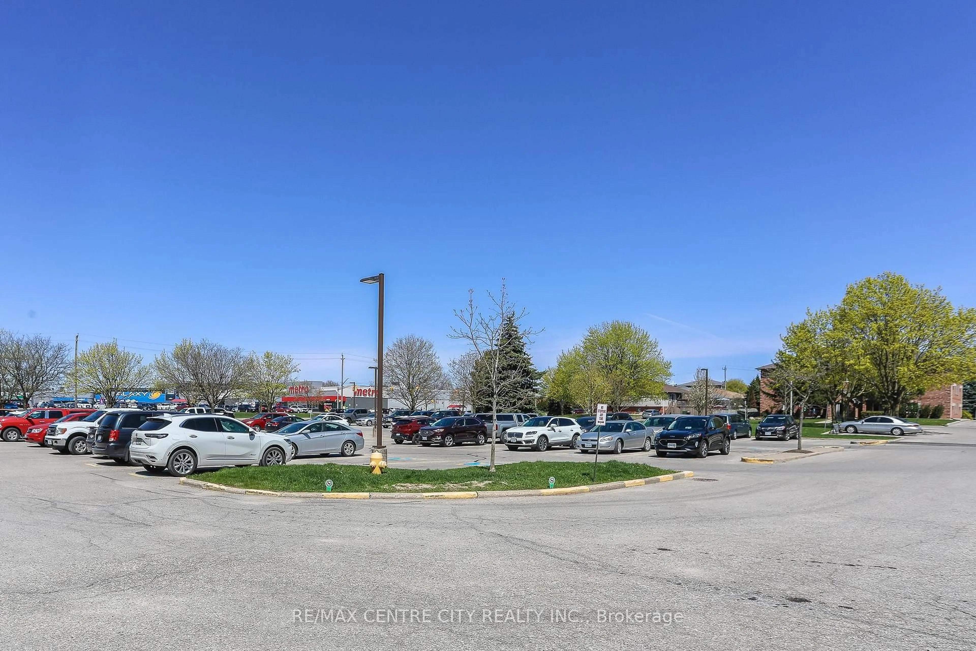Parking for 440 Wellington St #308, St. Thomas Ontario N5R 5X5