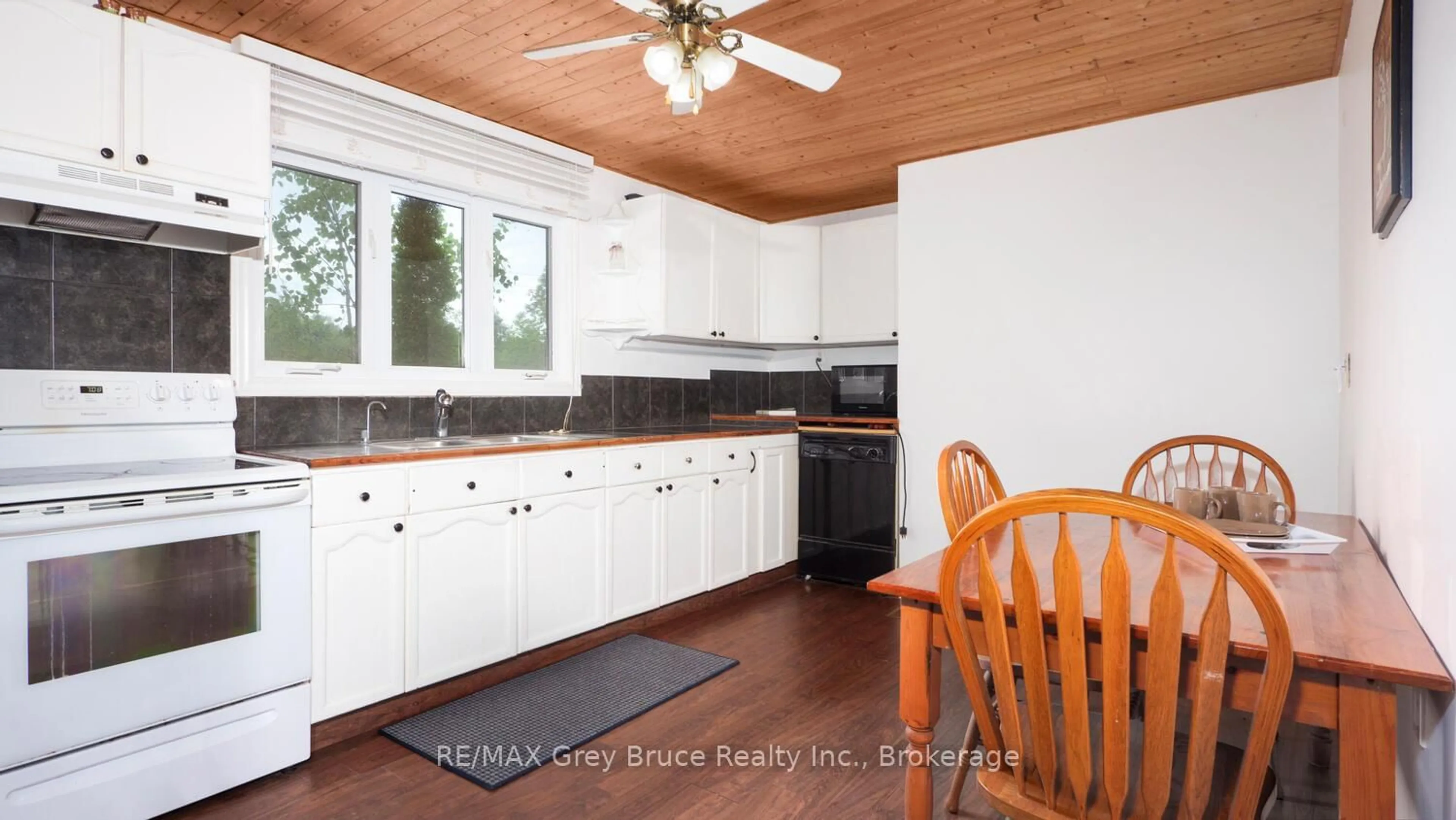 Standard kitchen, wood/laminate floor for 1477 Highway 6 Highway, South Bruce Peninsula Ontario N0H 2T0