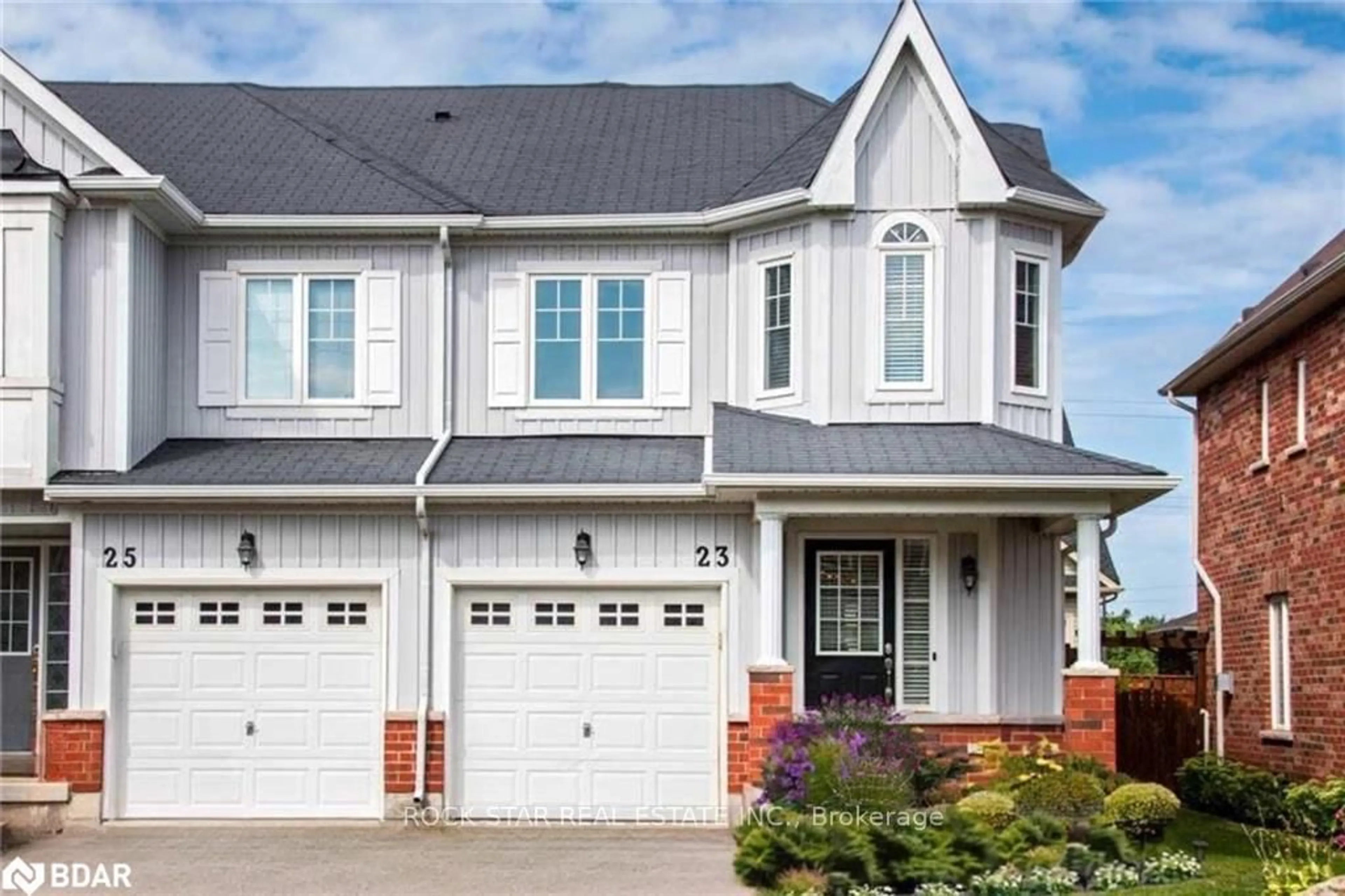 Home with vinyl exterior material, street for 23 Colonel Lyall St, St. Catharines Ontario L2P 0B3