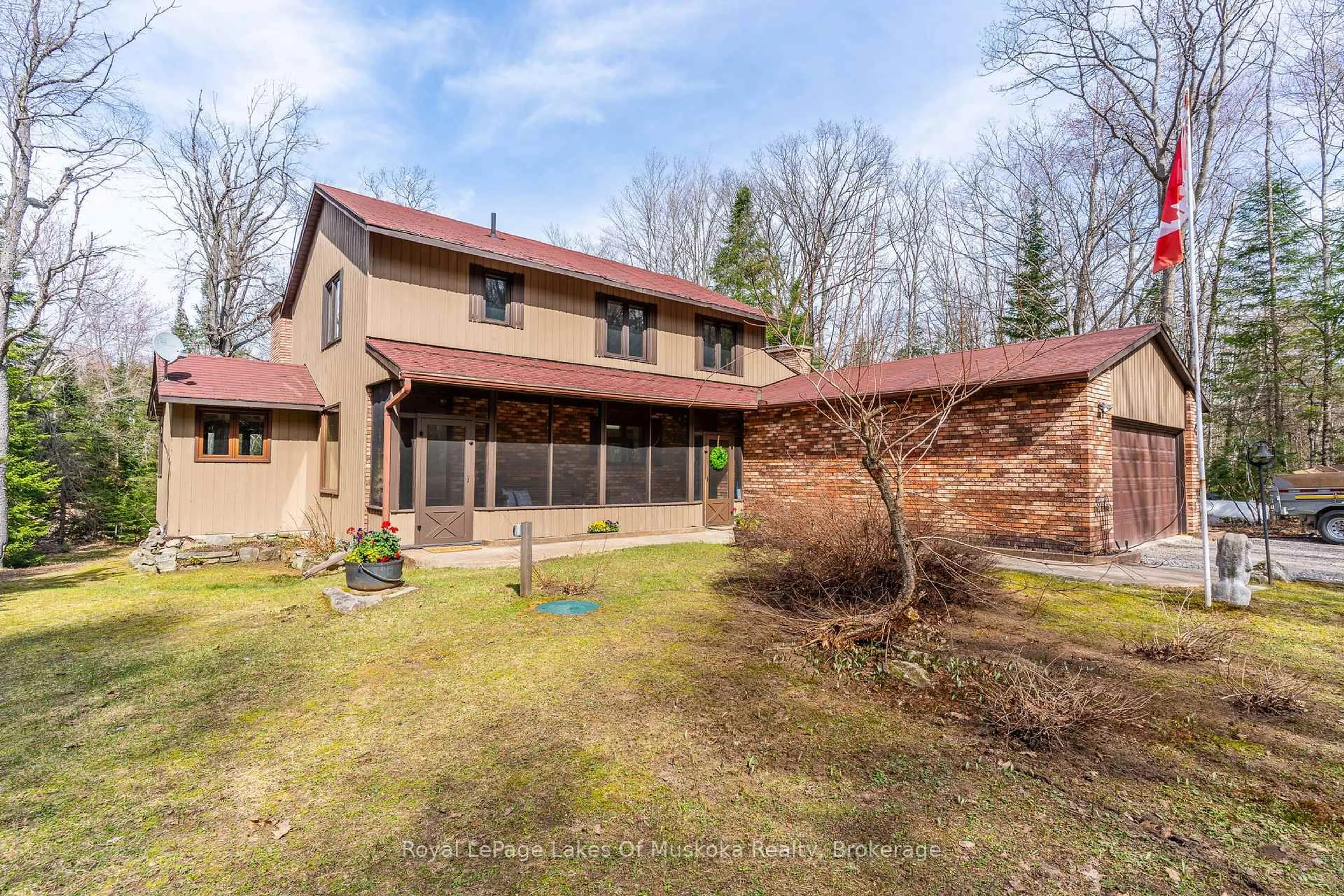 A pic from outside/outdoor area/front of a property/back of a property/a pic from drone, unknown for 1223 Nicholls Rd, Bracebridge Ontario P1L 0K7