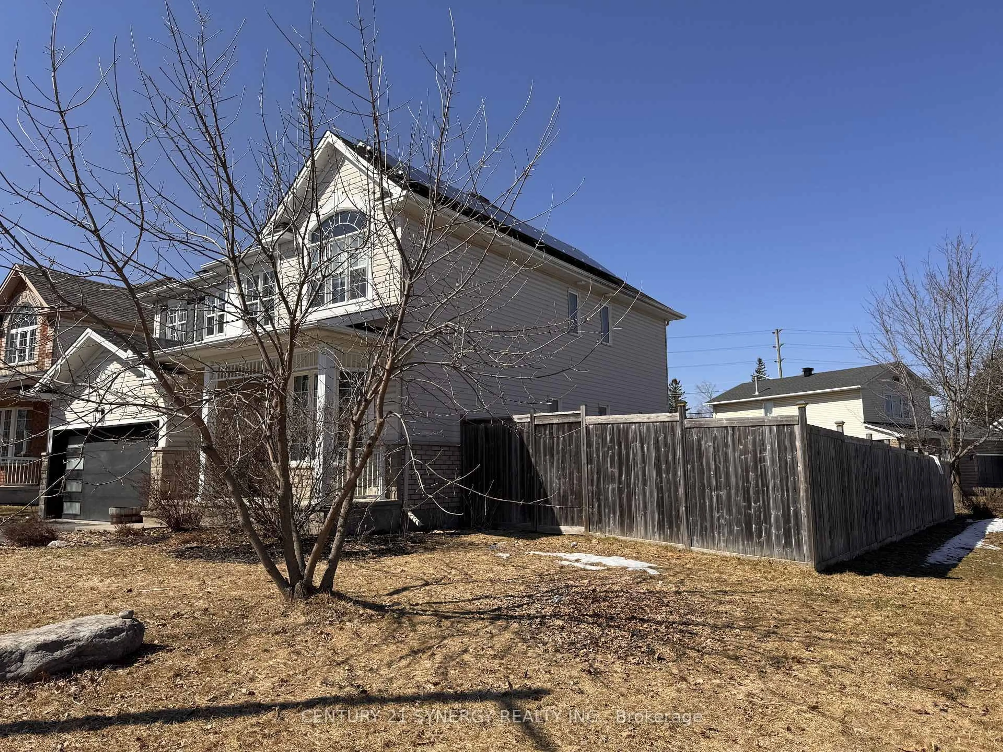 A pic from outside/outdoor area/front of a property/back of a property/a pic from drone, street for 59 Baywood Dr, Ottawa Ontario K2S 2H5