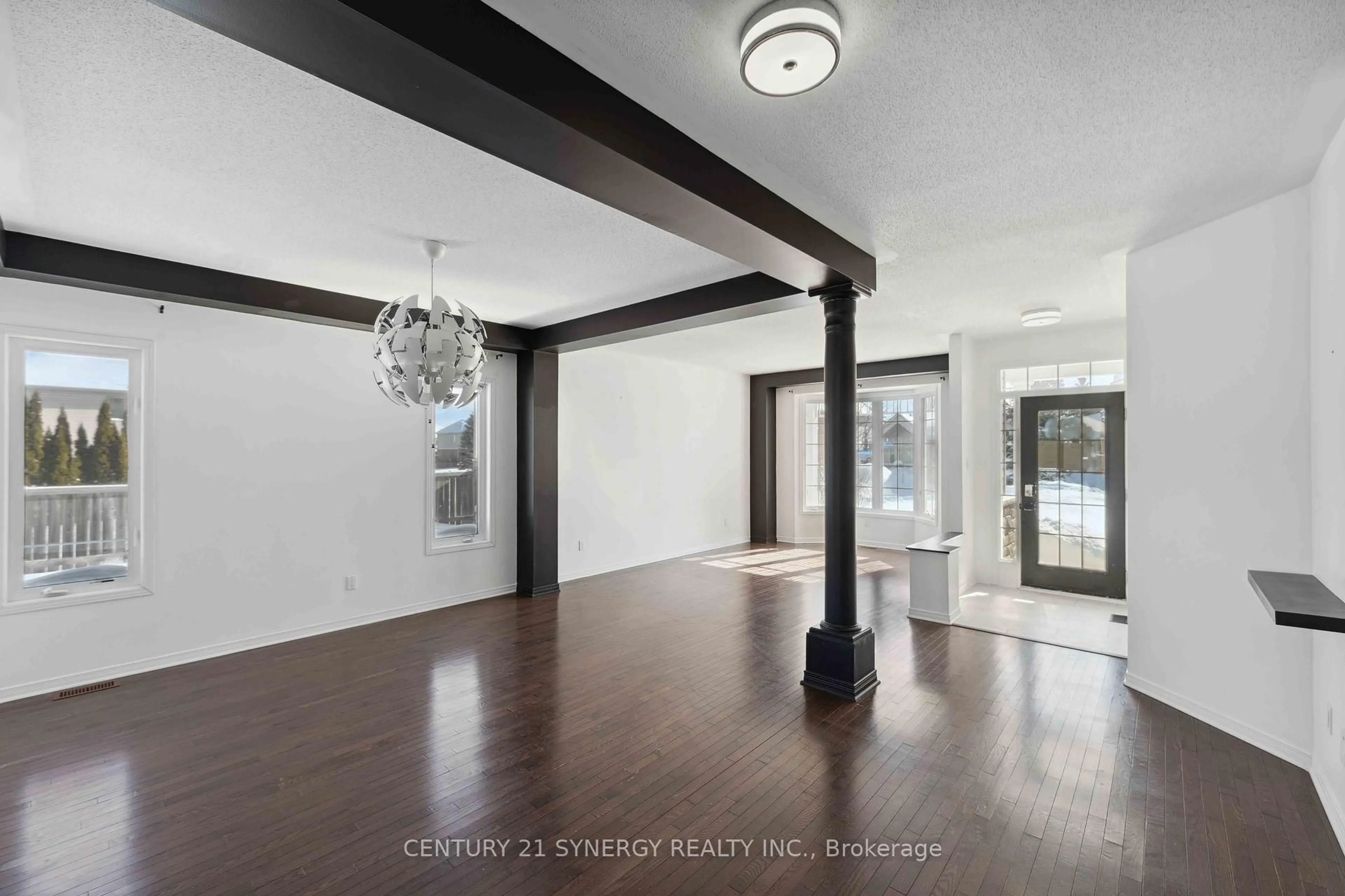 Indoor entryway for 59 Baywood Dr, Ottawa Ontario K2S 2H5